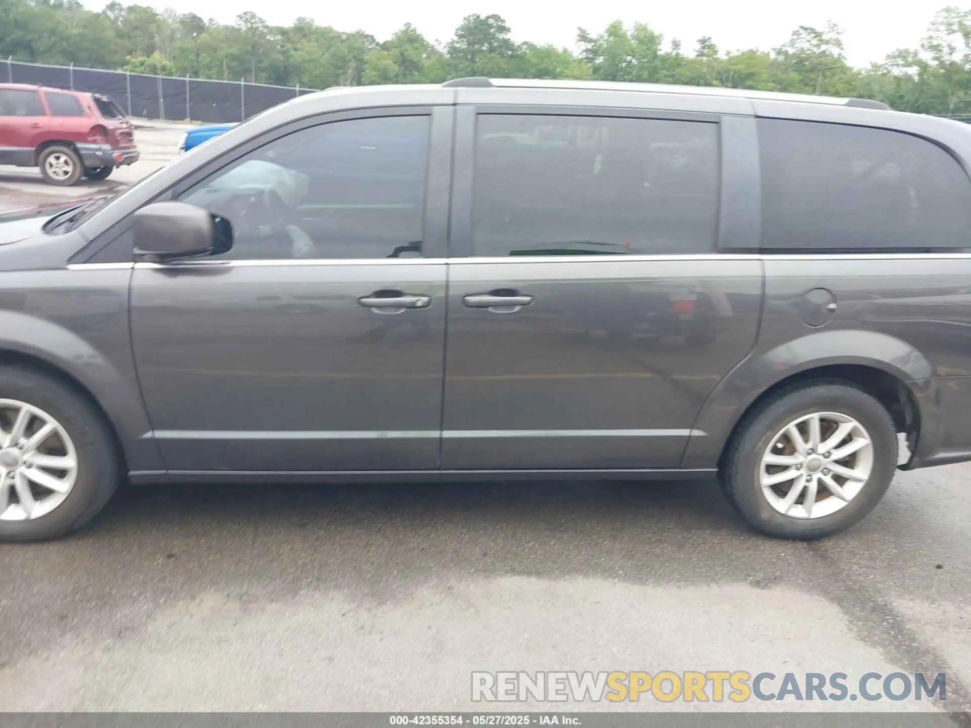 15 Photograph of a damaged car 2C4RDGCG5KR641960 DODGE GRAND CARAVAN 2019