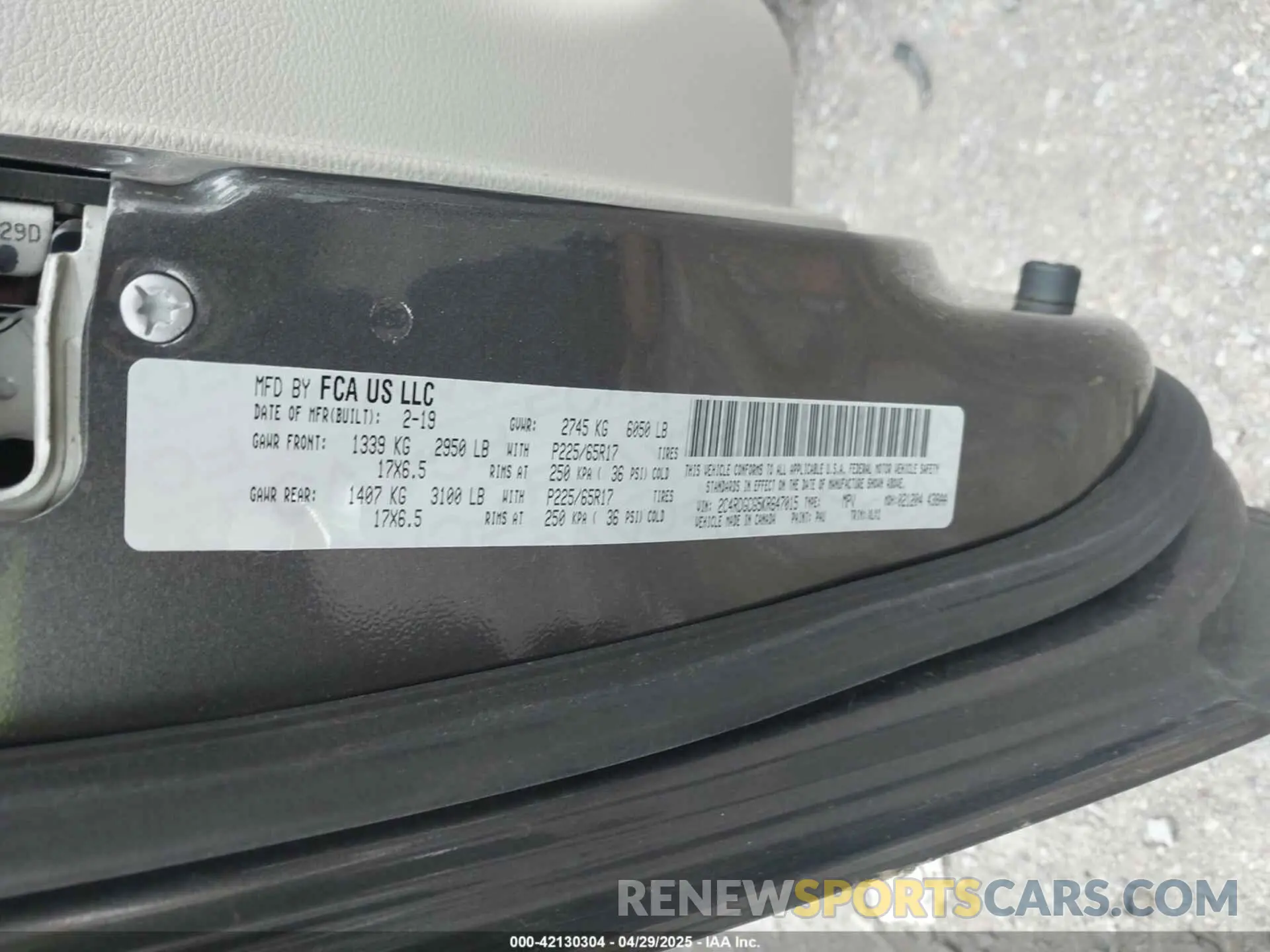 9 Photograph of a damaged car 2C4RDGCG5KR647015 DODGE GRAND CARAVAN 2019
