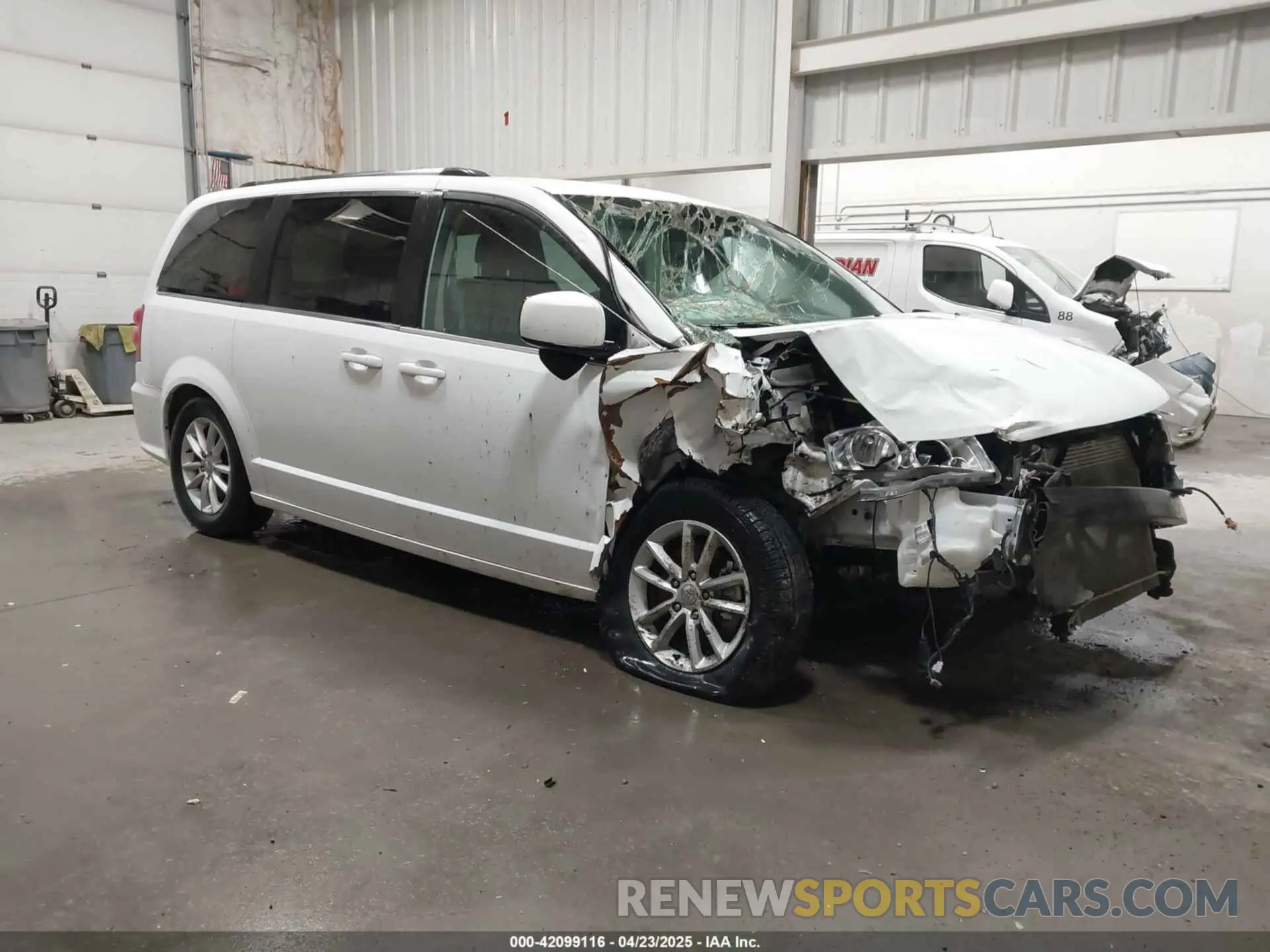 1 Photograph of a damaged car 2C4RDGCG5KR663344 DODGE GRAND CARAVAN 2019