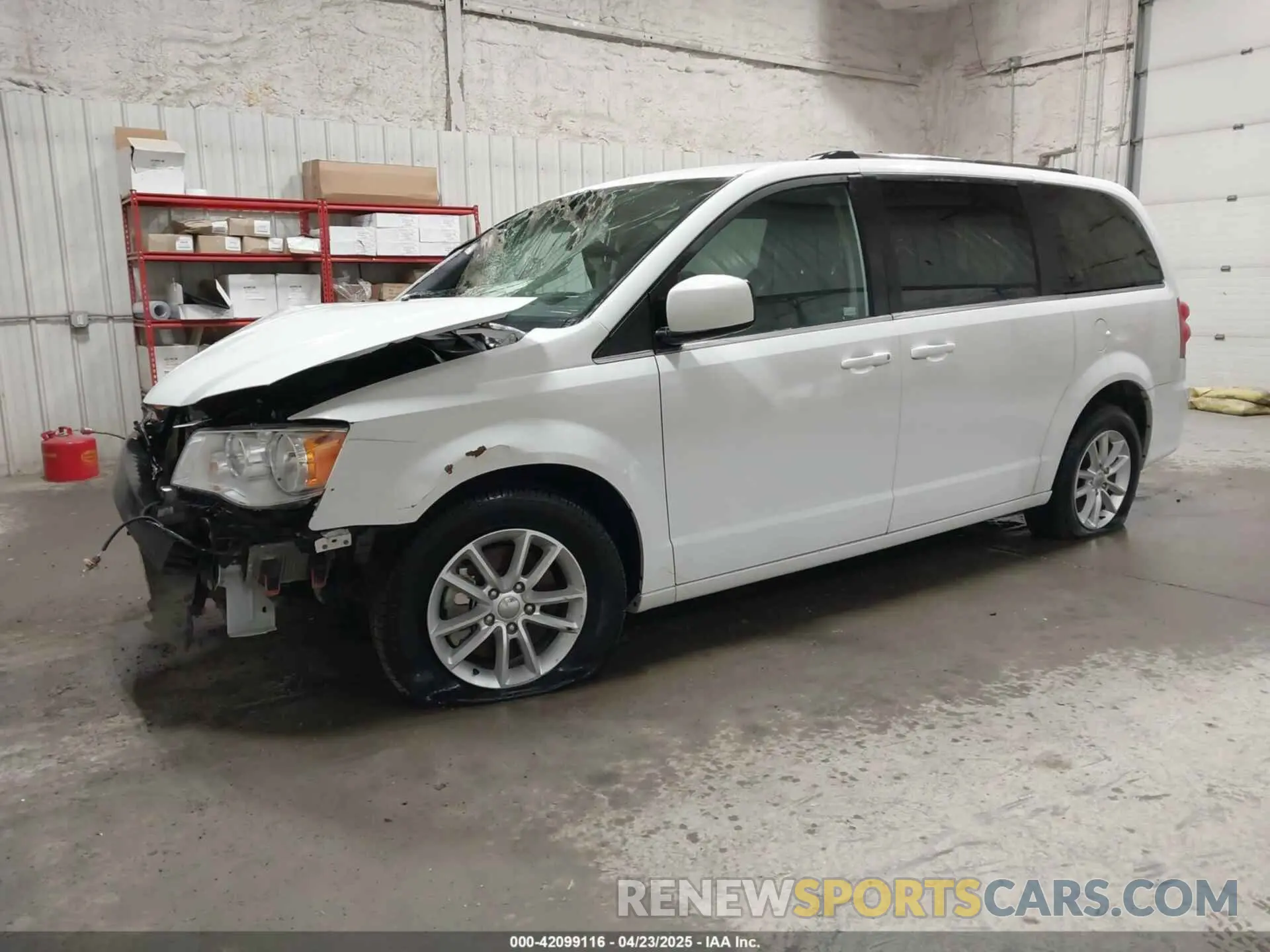 2 Photograph of a damaged car 2C4RDGCG5KR663344 DODGE GRAND CARAVAN 2019