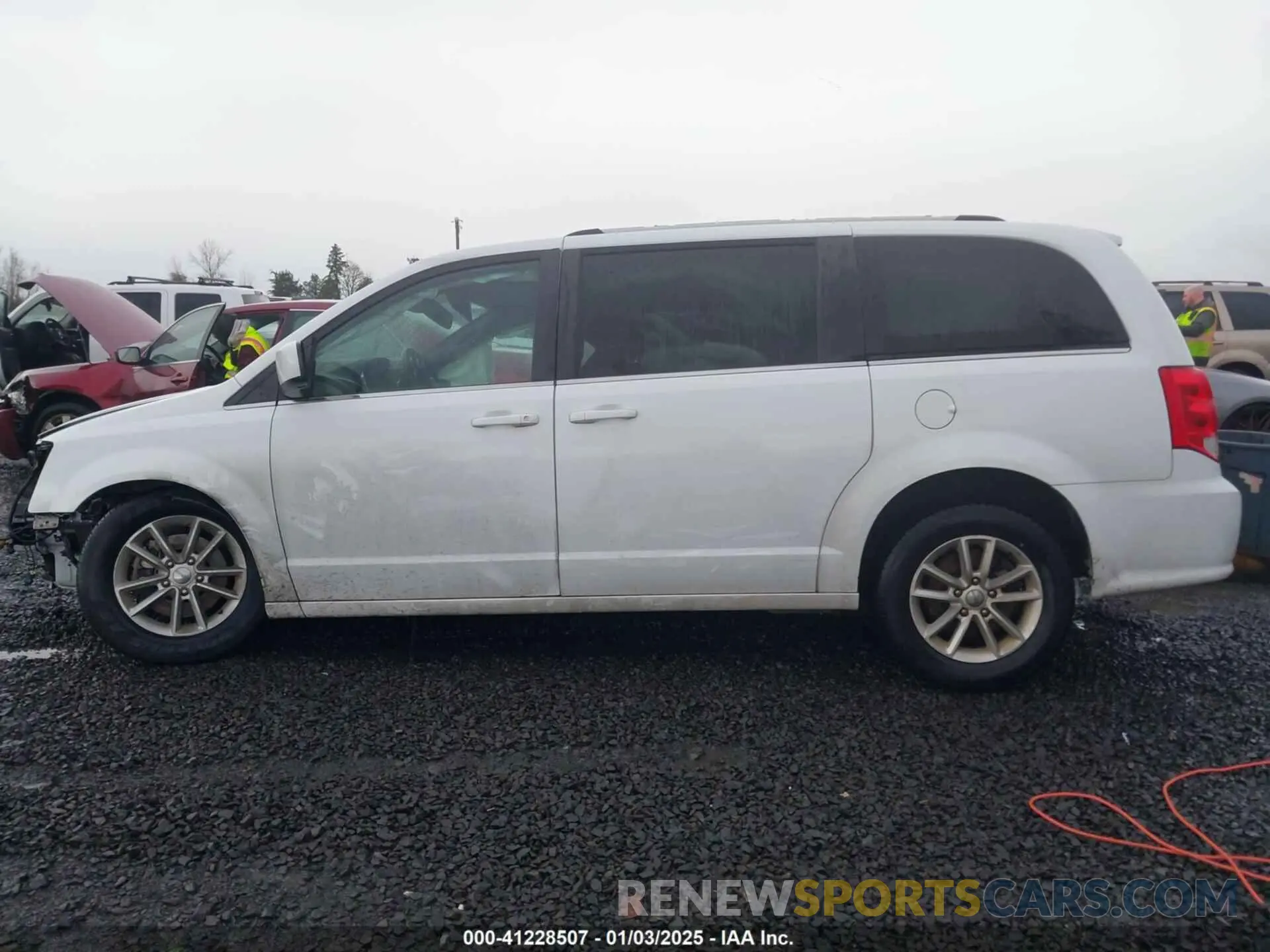 15 Photograph of a damaged car 2C4RDGCG5KR747888 DODGE GRAND CARAVAN 2019