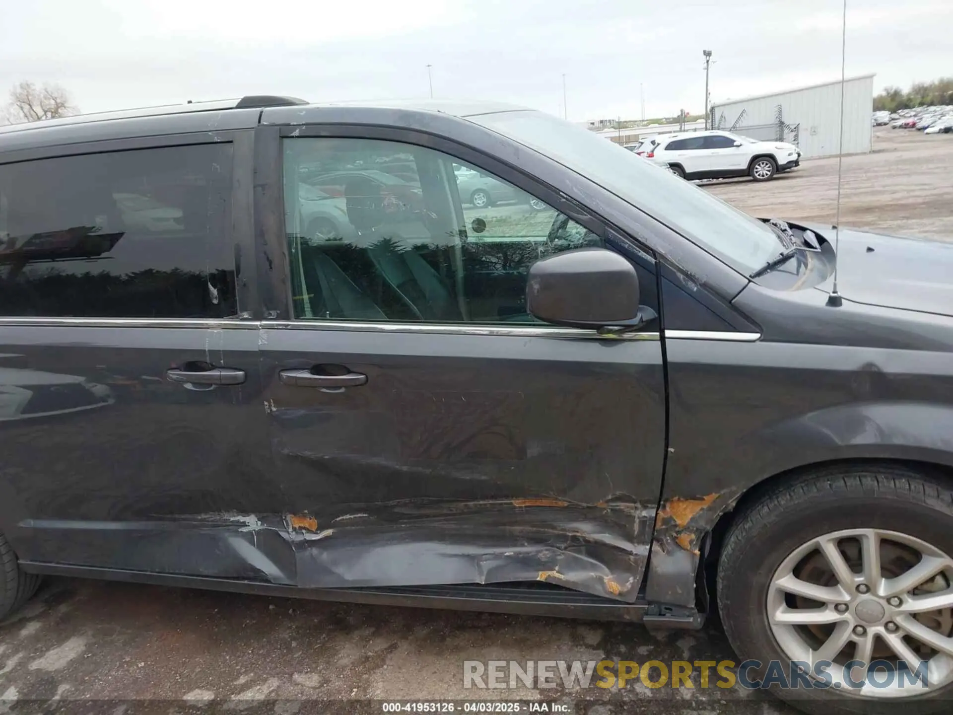 6 Photograph of a damaged car 2C4RDGCG5KR755134 DODGE GRAND CARAVAN 2019