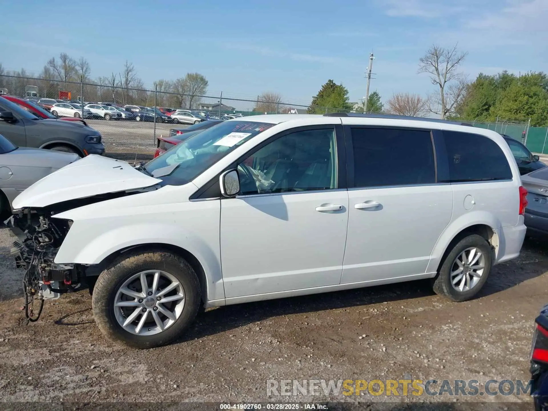 15 Photograph of a damaged car 2C4RDGCG5KR758521 DODGE GRAND CARAVAN 2019