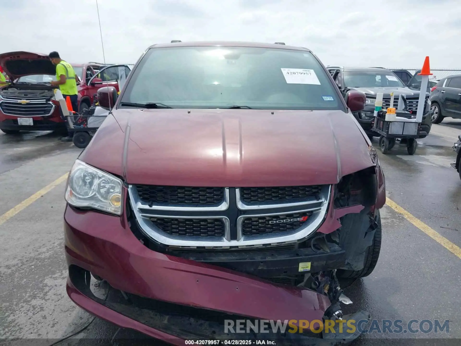 13 Photograph of a damaged car 2C4RDGCG5KR775674 DODGE GRAND CARAVAN 2019