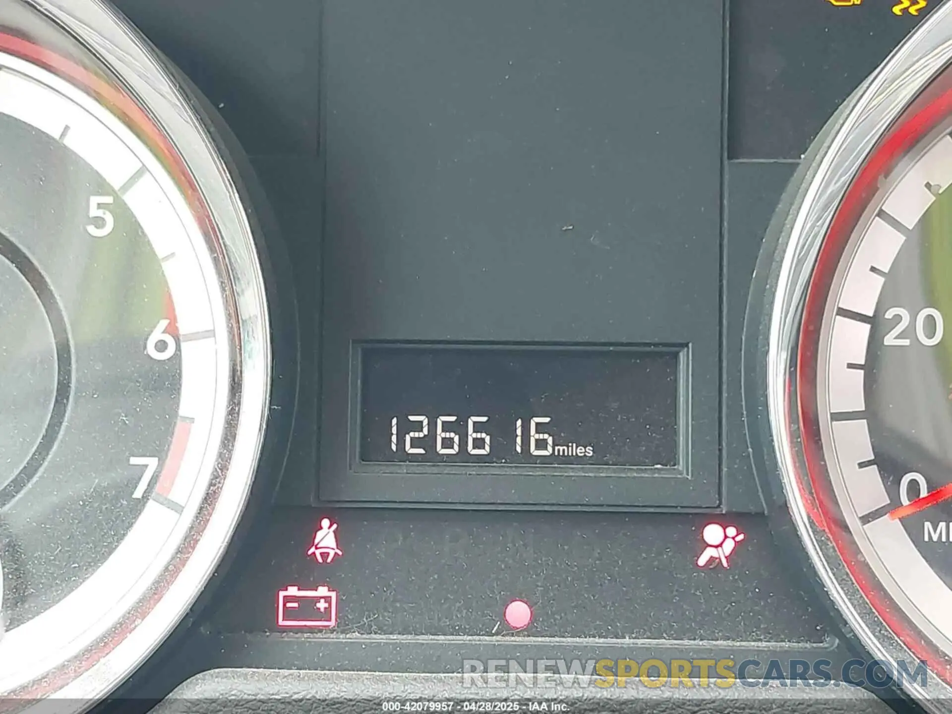16 Photograph of a damaged car 2C4RDGCG5KR775674 DODGE GRAND CARAVAN 2019