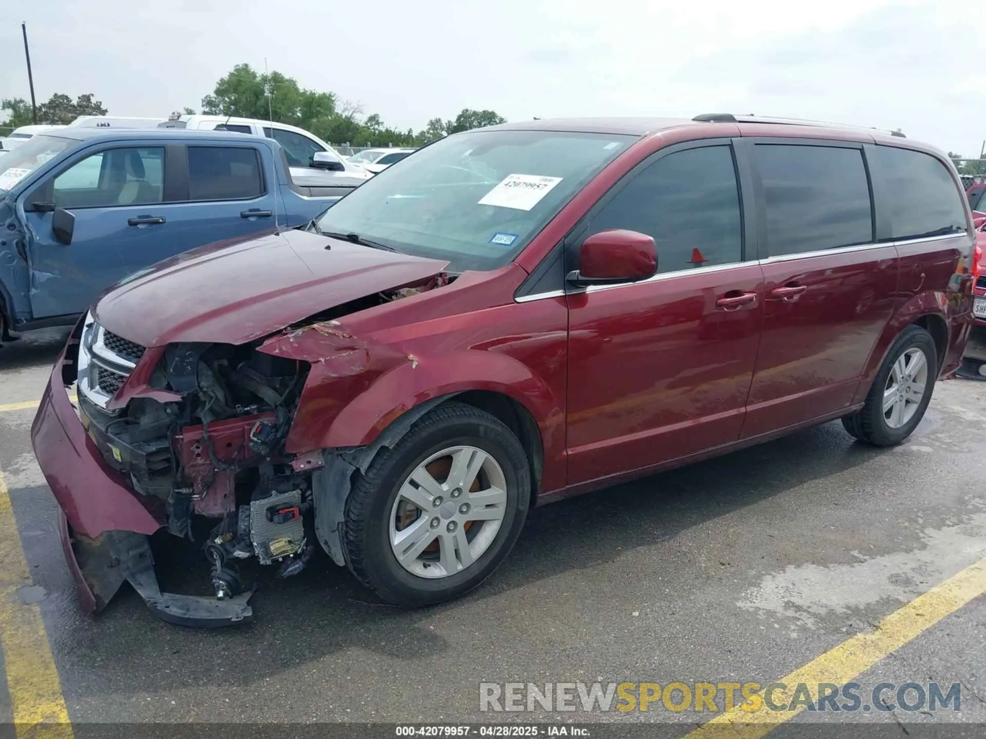 2 Photograph of a damaged car 2C4RDGCG5KR775674 DODGE GRAND CARAVAN 2019