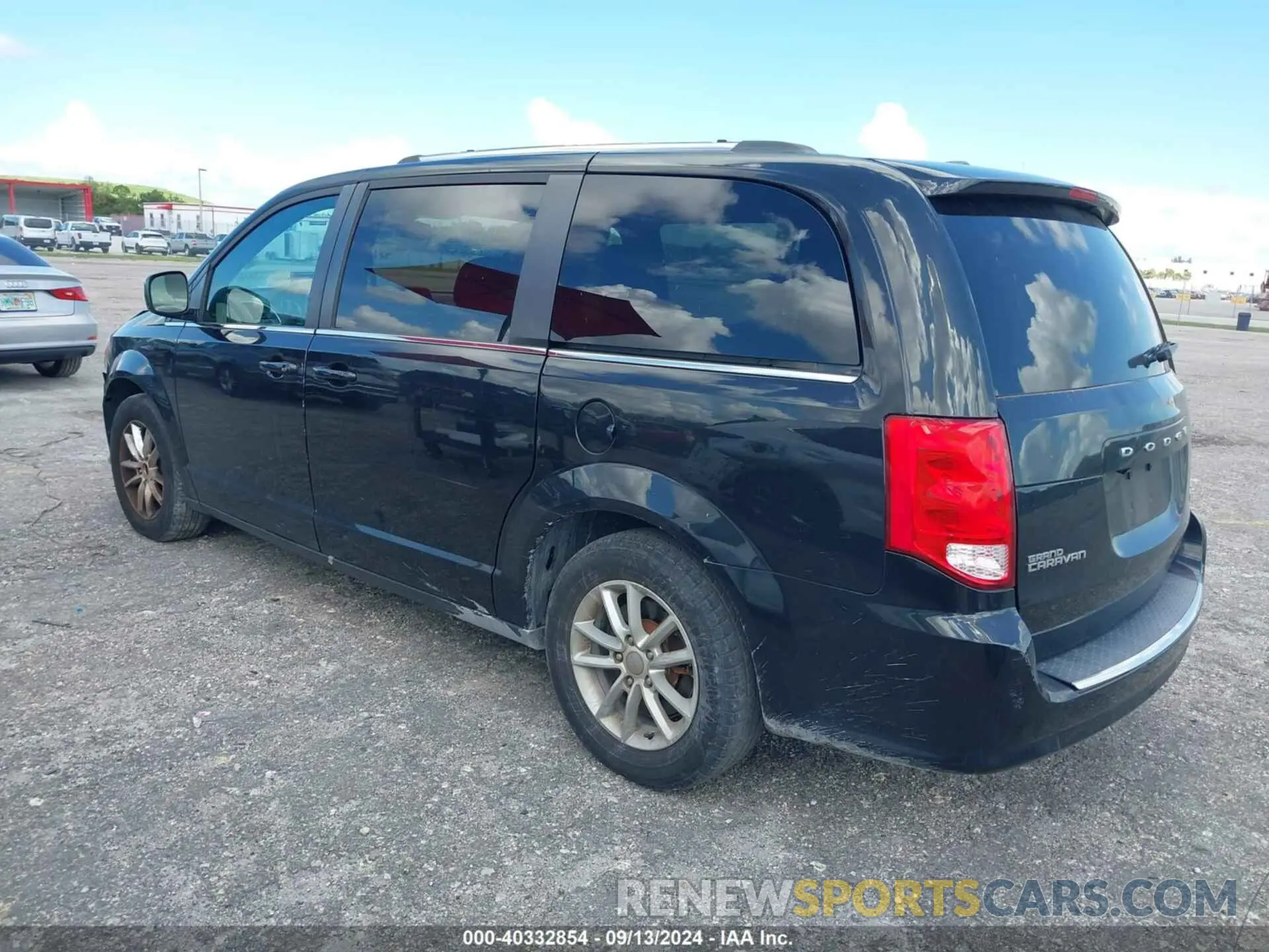 3 Photograph of a damaged car 2C4RDGCG5KR797853 DODGE GRAND CARAVAN 2019