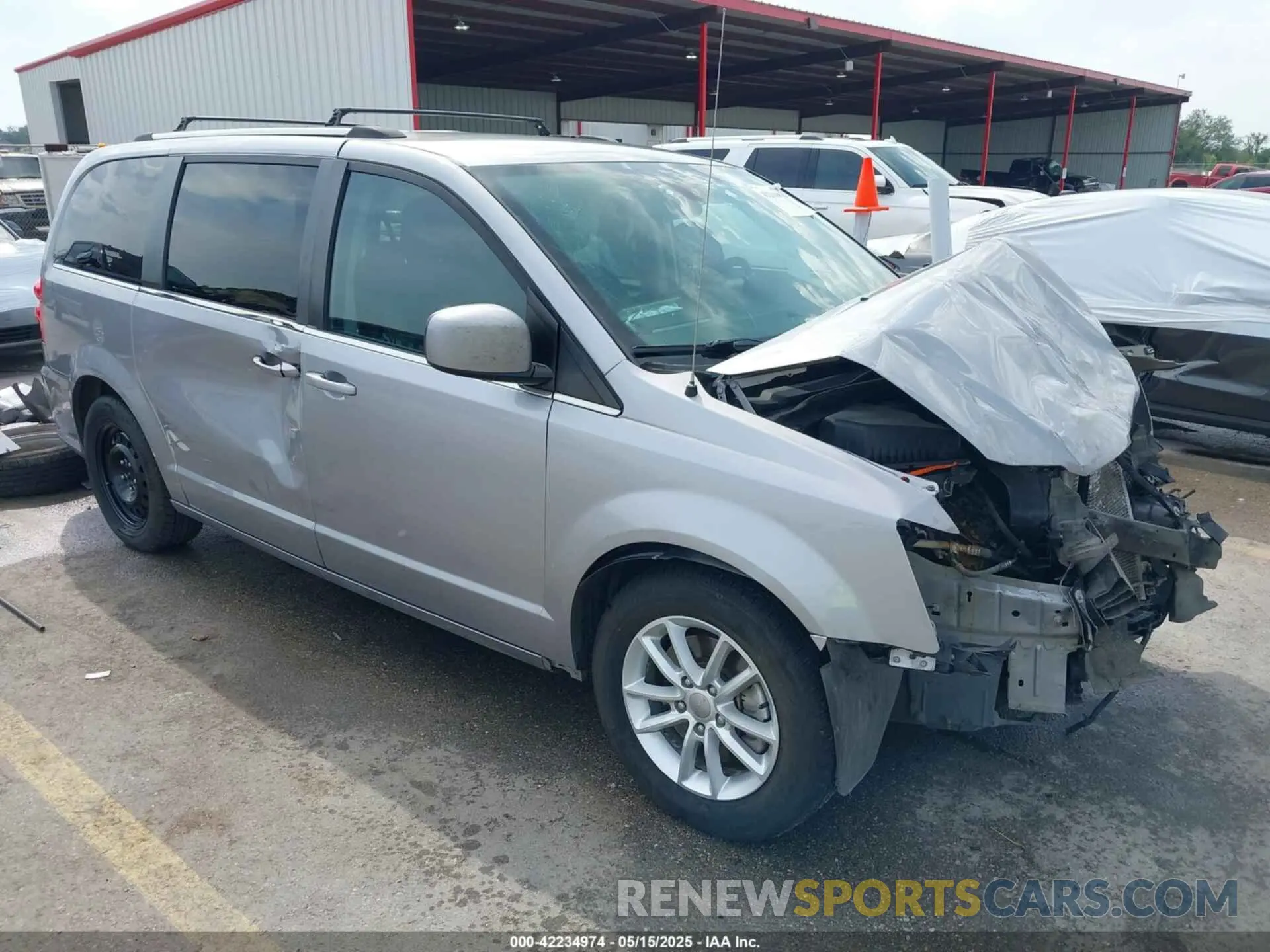 1 Photograph of a damaged car 2C4RDGCG5KR800489 DODGE GRAND CARAVAN 2019