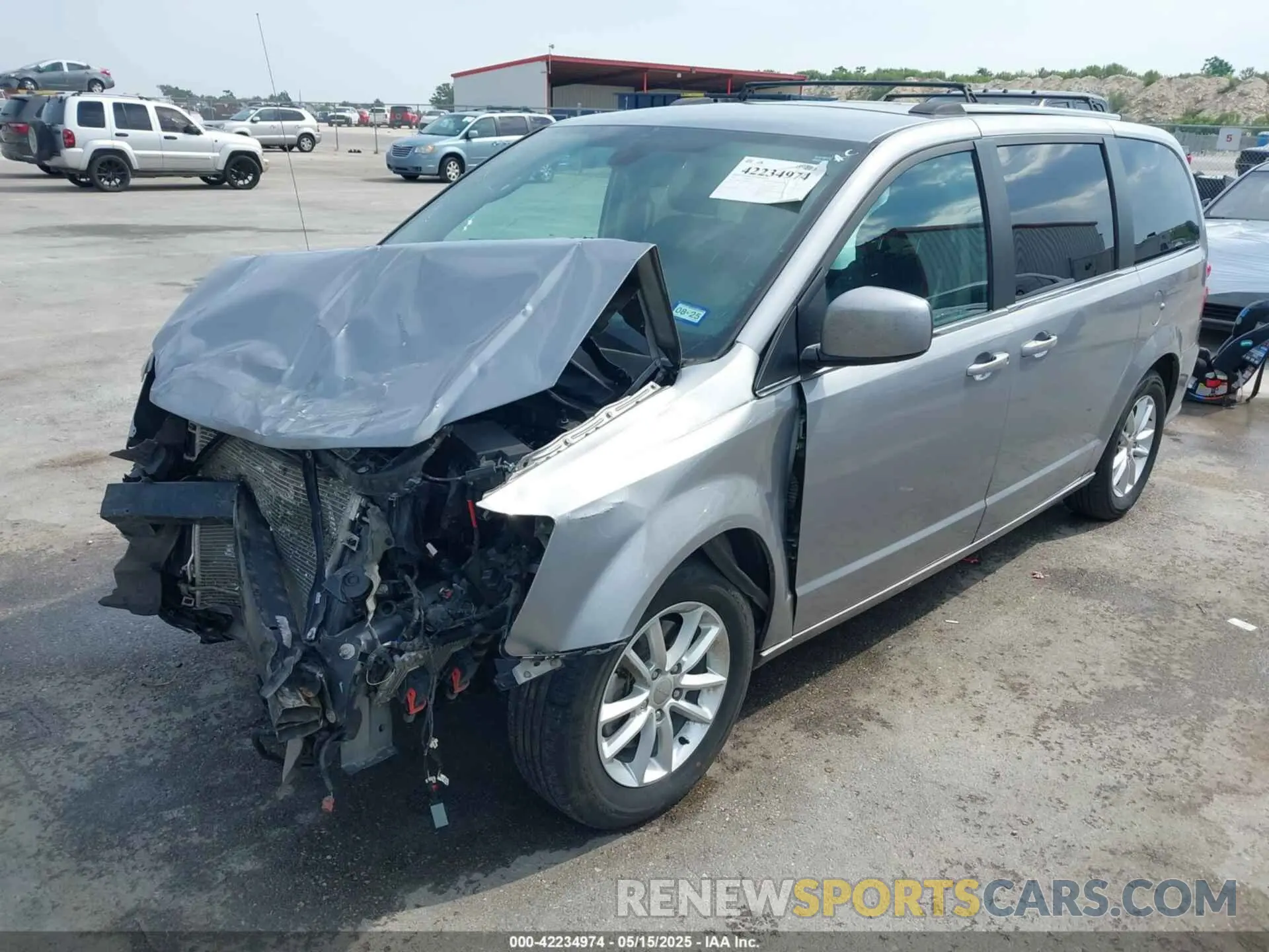 2 Photograph of a damaged car 2C4RDGCG5KR800489 DODGE GRAND CARAVAN 2019