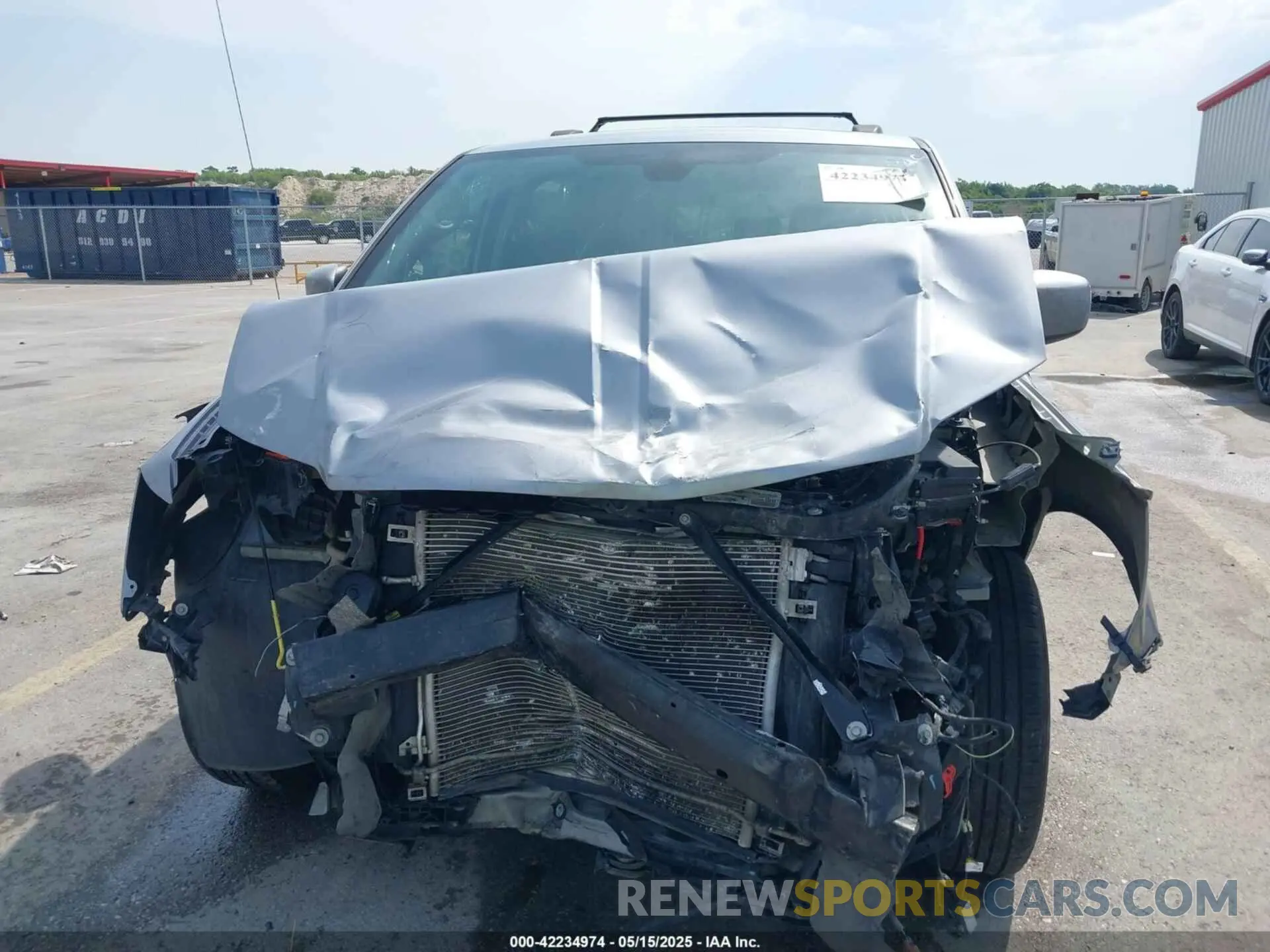 6 Photograph of a damaged car 2C4RDGCG5KR800489 DODGE GRAND CARAVAN 2019