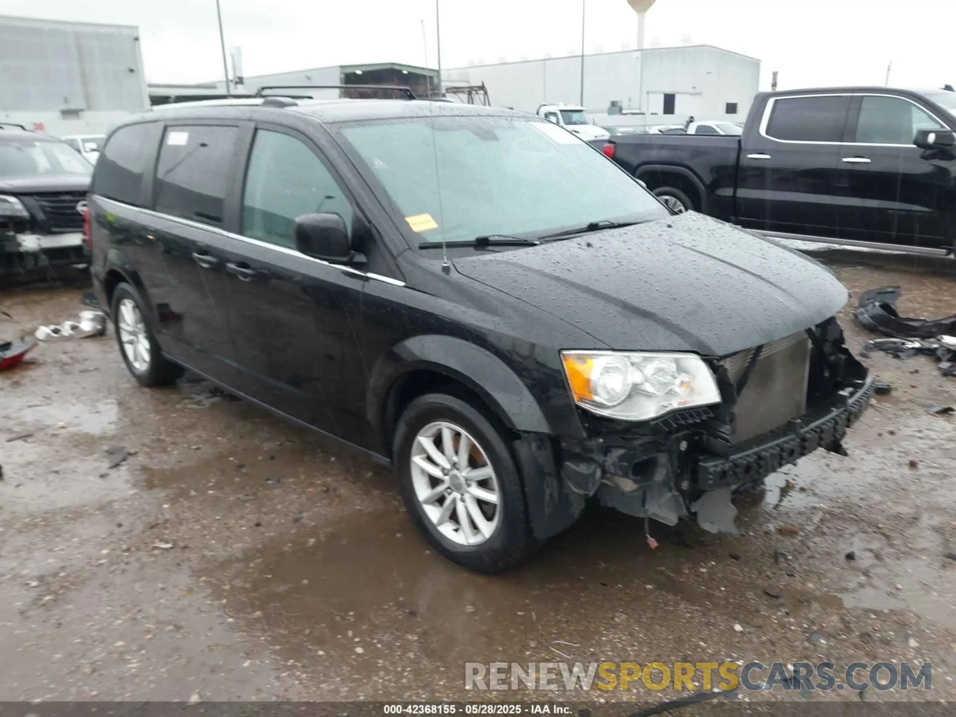 1 Photograph of a damaged car 2C4RDGCG6KR518197 DODGE GRAND CARAVAN 2019