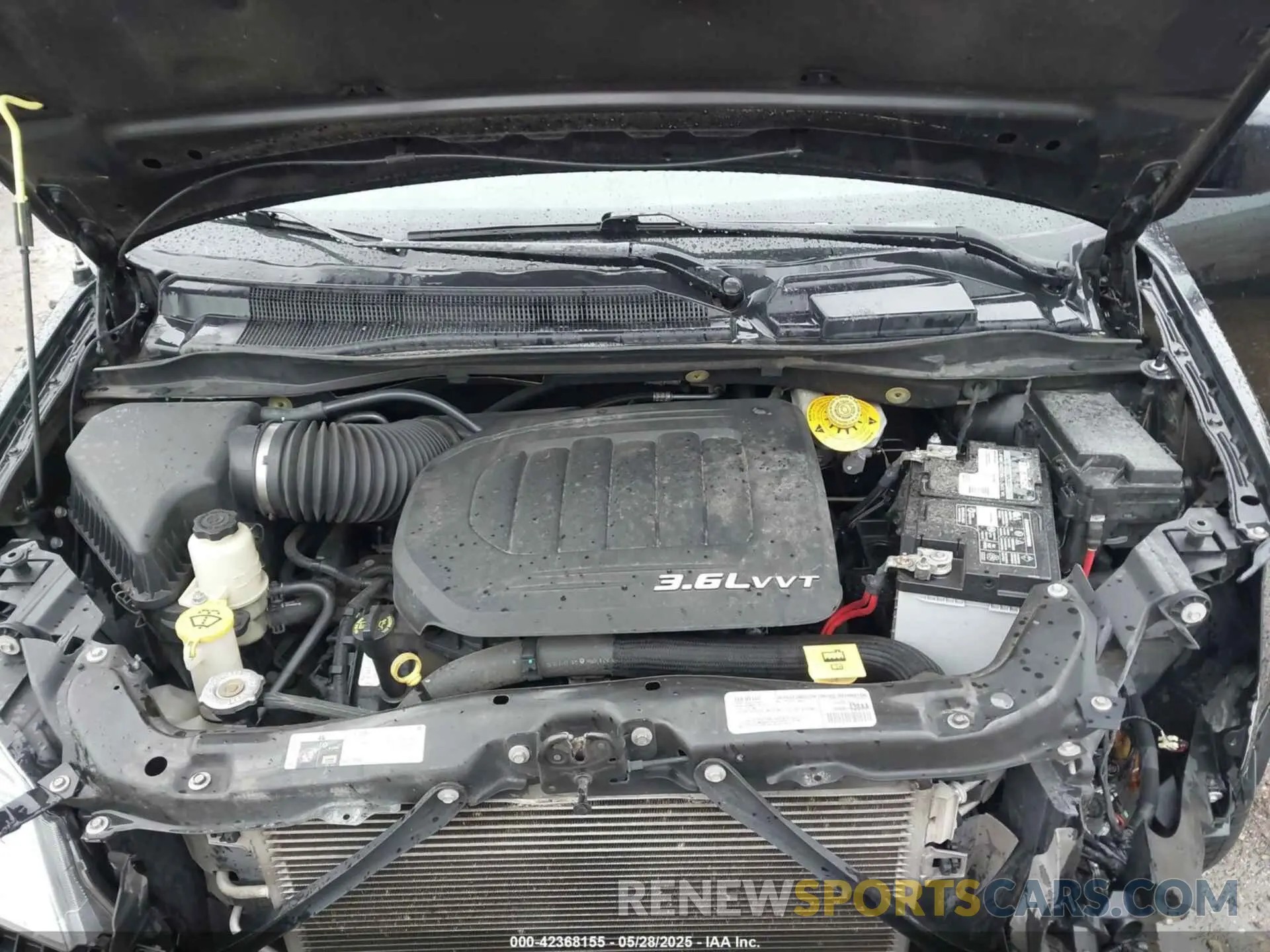 10 Photograph of a damaged car 2C4RDGCG6KR518197 DODGE GRAND CARAVAN 2019