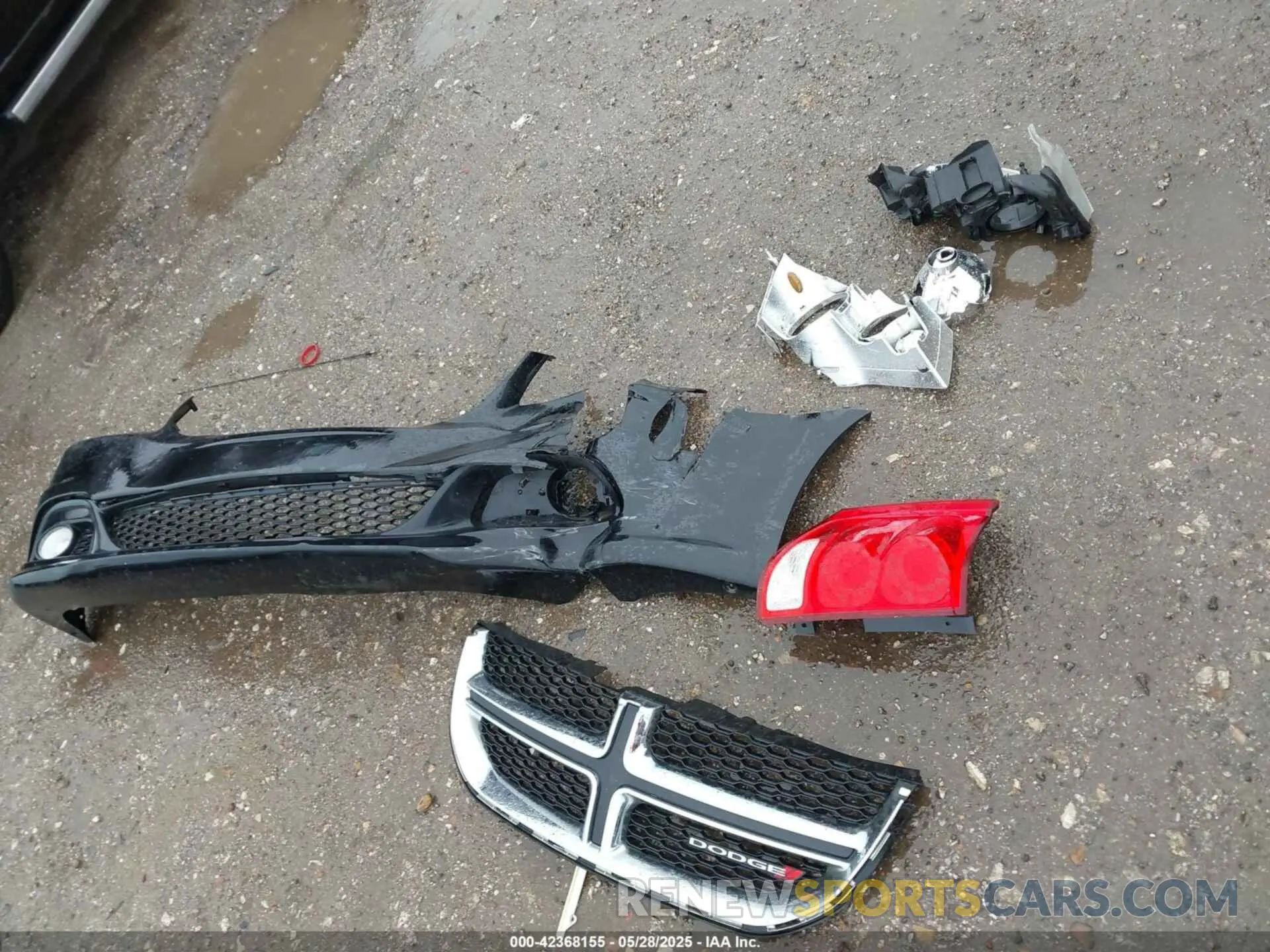 12 Photograph of a damaged car 2C4RDGCG6KR518197 DODGE GRAND CARAVAN 2019