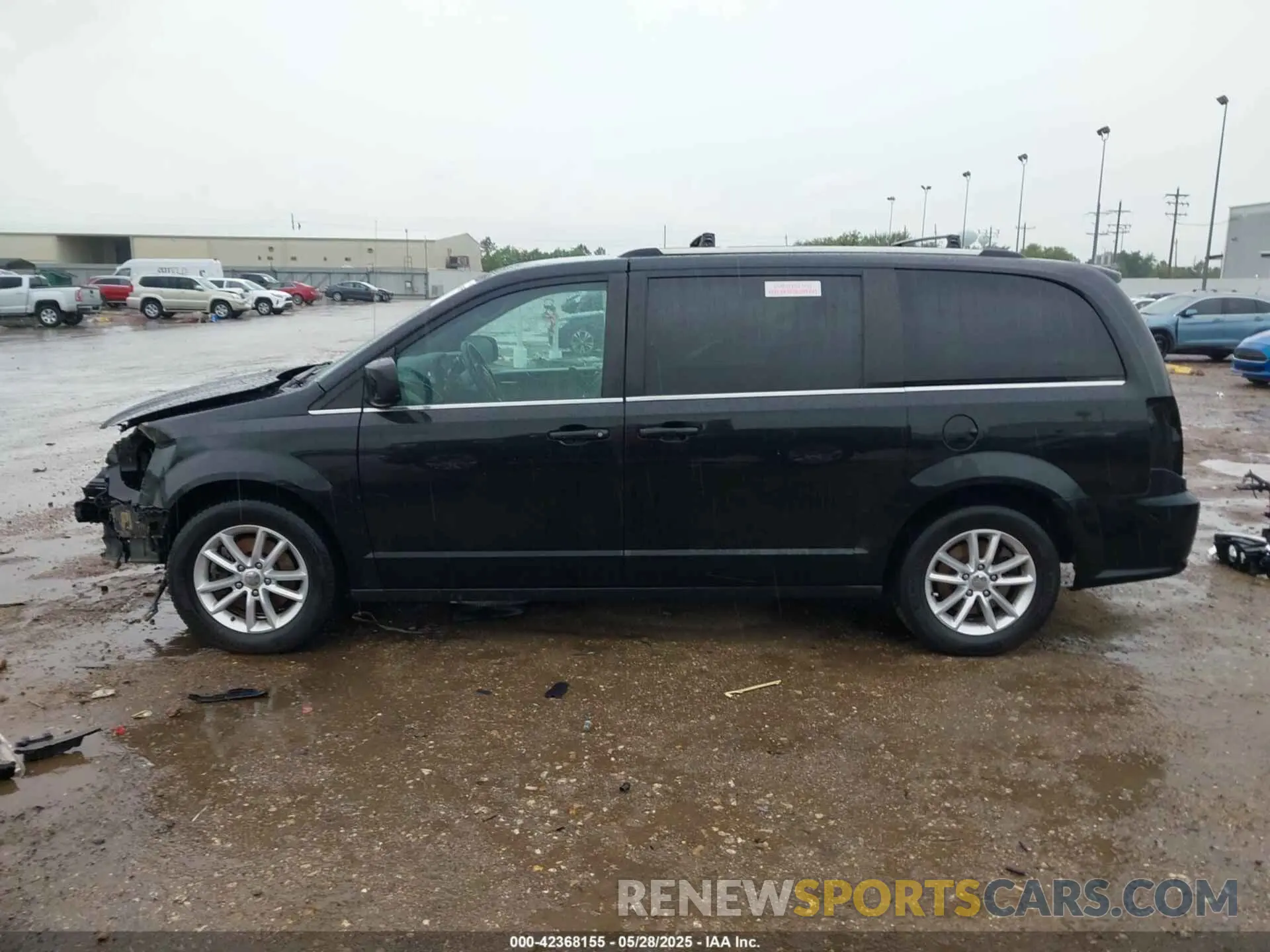 15 Photograph of a damaged car 2C4RDGCG6KR518197 DODGE GRAND CARAVAN 2019