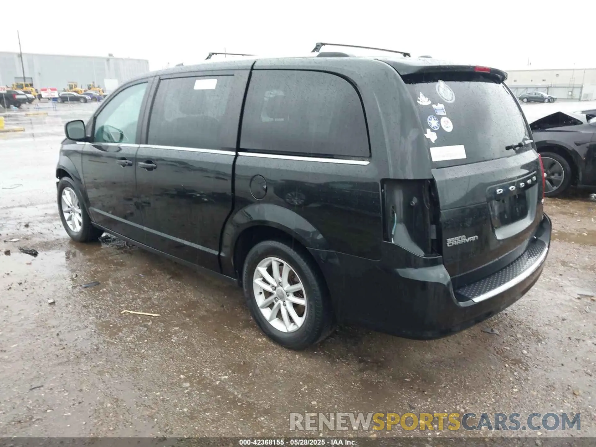 3 Photograph of a damaged car 2C4RDGCG6KR518197 DODGE GRAND CARAVAN 2019