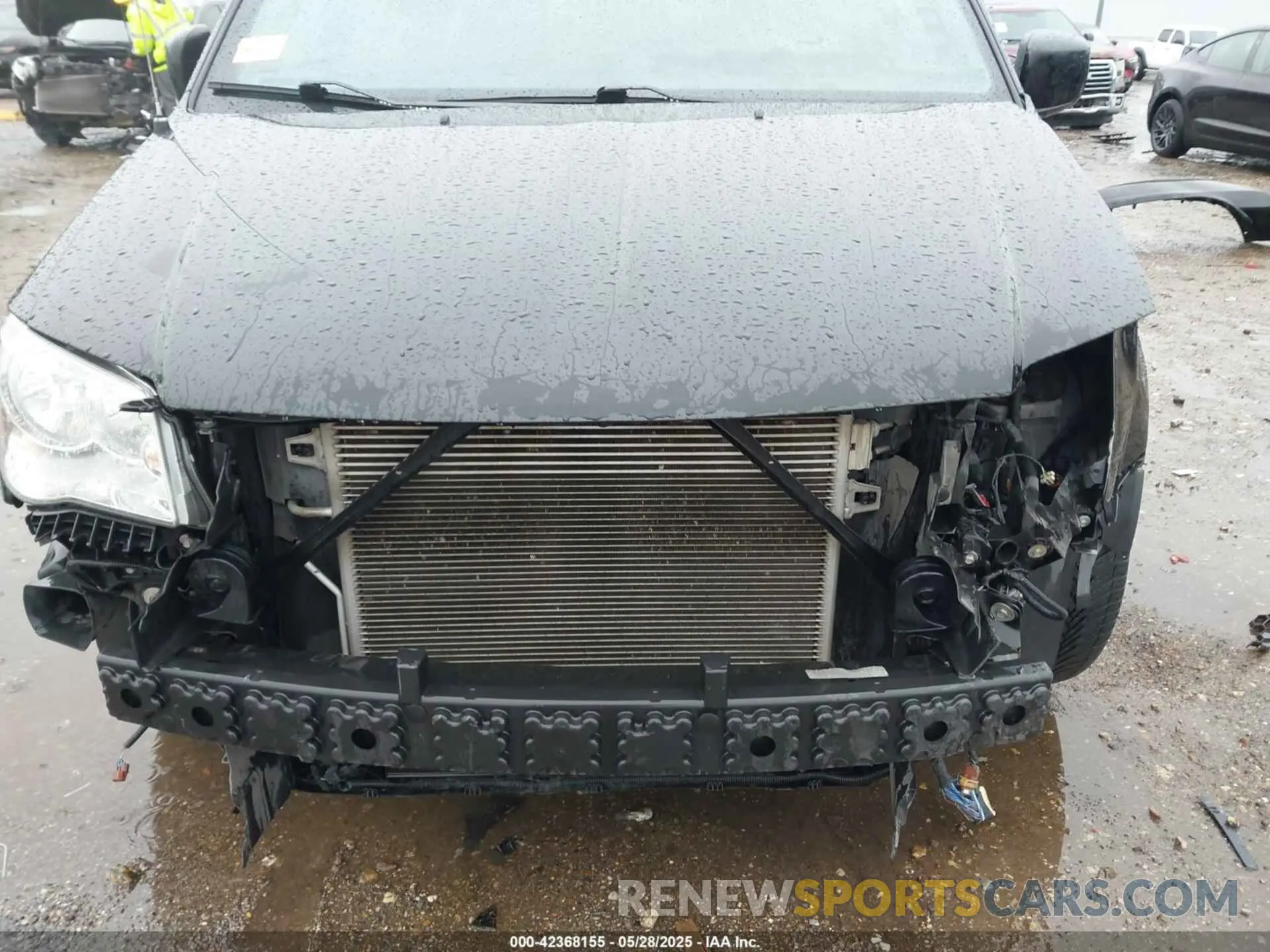 6 Photograph of a damaged car 2C4RDGCG6KR518197 DODGE GRAND CARAVAN 2019
