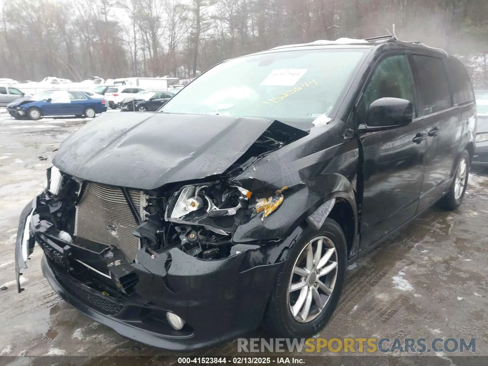 2 Photograph of a damaged car 2C4RDGCG6KR695929 DODGE GRAND CARAVAN 2019