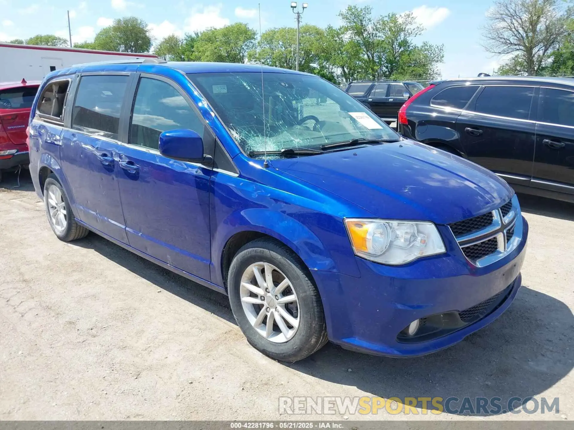 1 Photograph of a damaged car 2C4RDGCG6KR712115 DODGE GRAND CARAVAN 2019