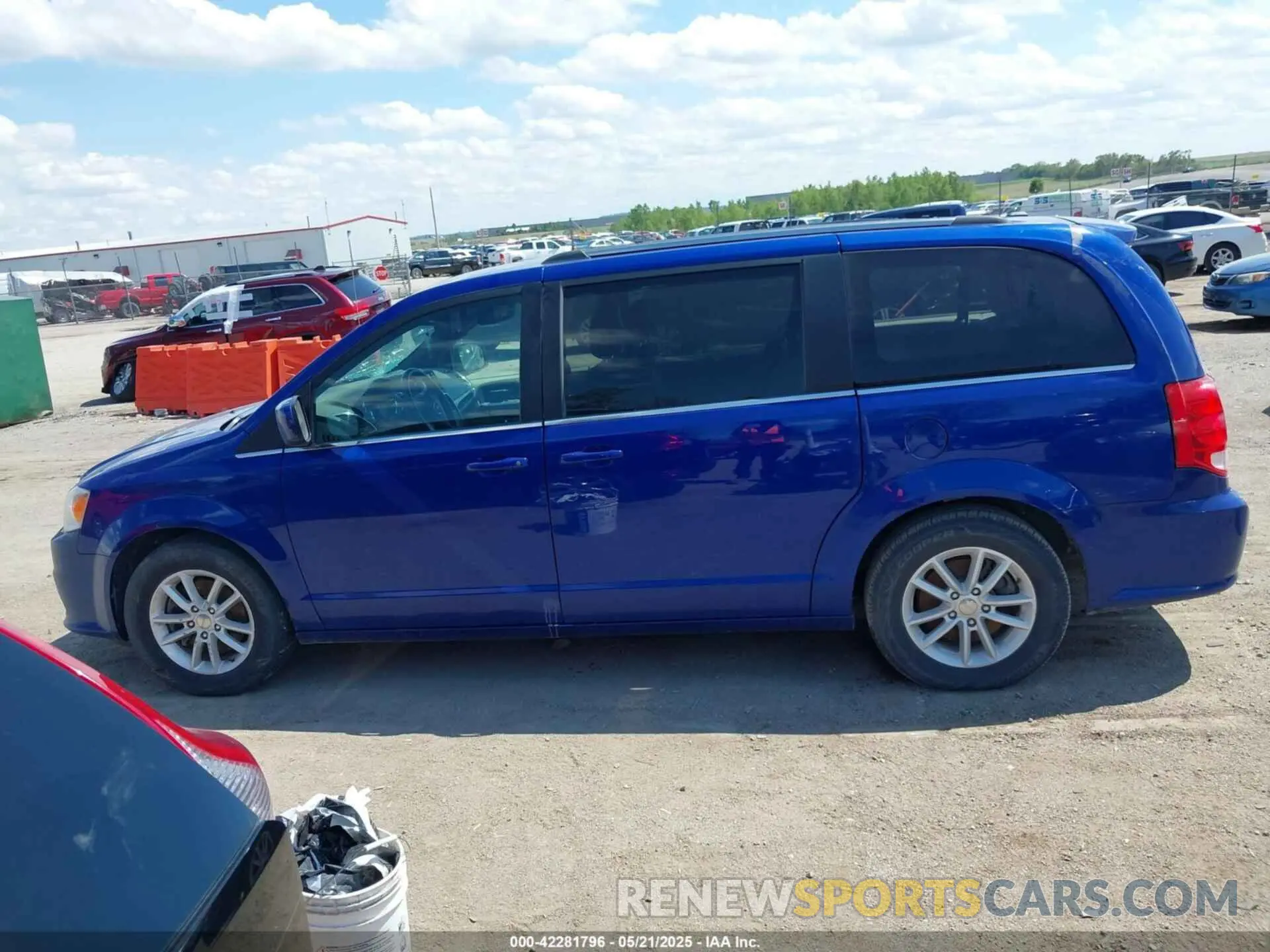 14 Photograph of a damaged car 2C4RDGCG6KR712115 DODGE GRAND CARAVAN 2019