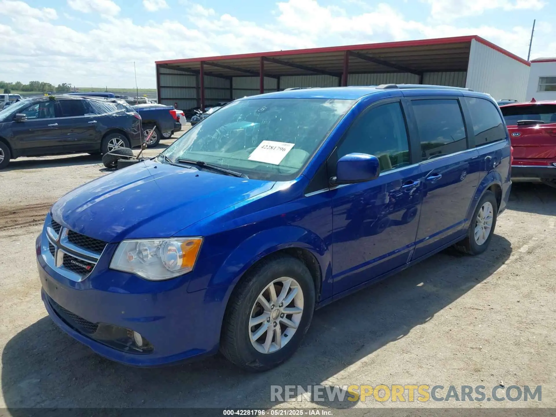 2 Photograph of a damaged car 2C4RDGCG6KR712115 DODGE GRAND CARAVAN 2019