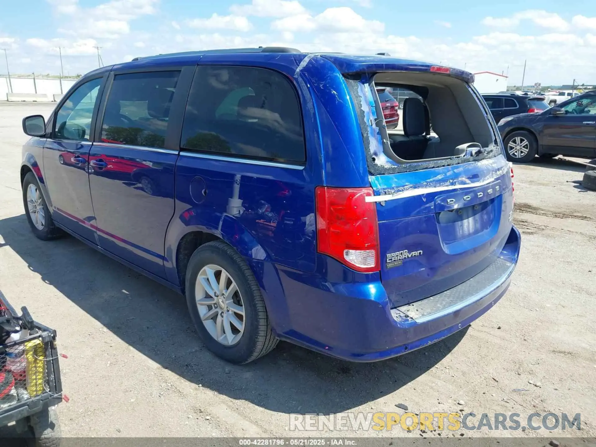 3 Photograph of a damaged car 2C4RDGCG6KR712115 DODGE GRAND CARAVAN 2019