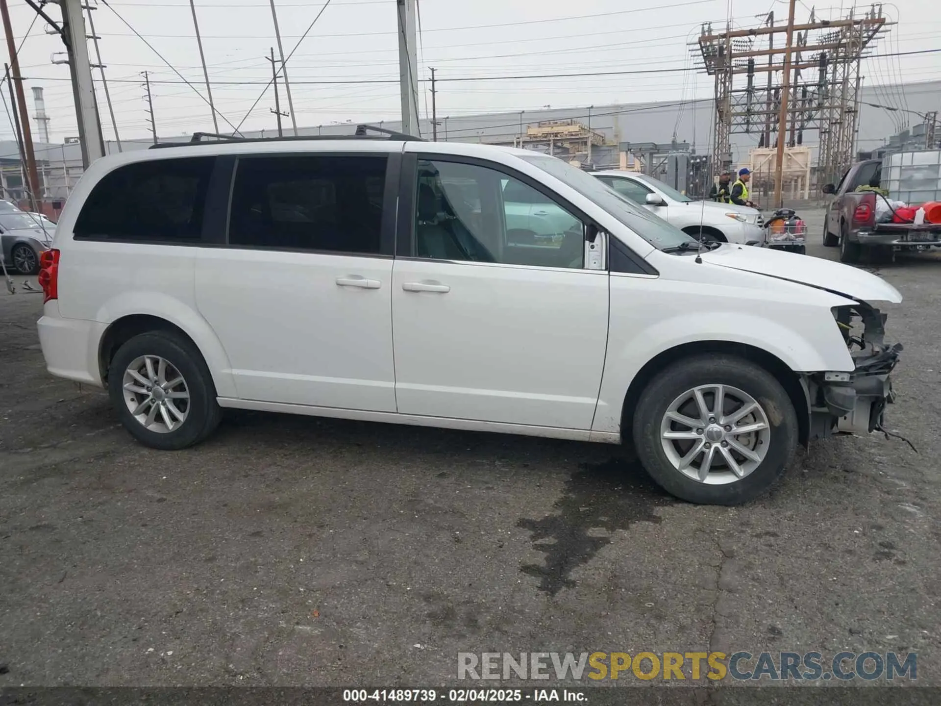 12 Photograph of a damaged car 2C4RDGCG6KR726175 DODGE GRAND CARAVAN 2019
