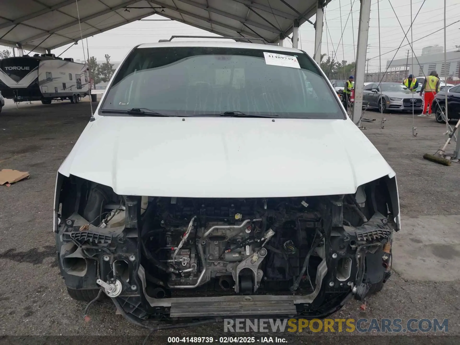 6 Photograph of a damaged car 2C4RDGCG6KR726175 DODGE GRAND CARAVAN 2019