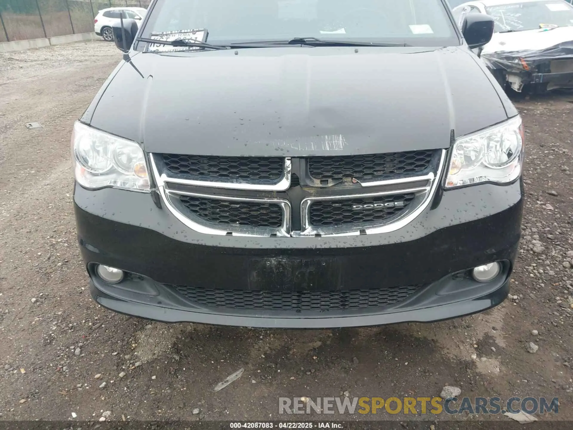12 Photograph of a damaged car 2C4RDGCG6KR749505 DODGE GRAND CARAVAN 2019