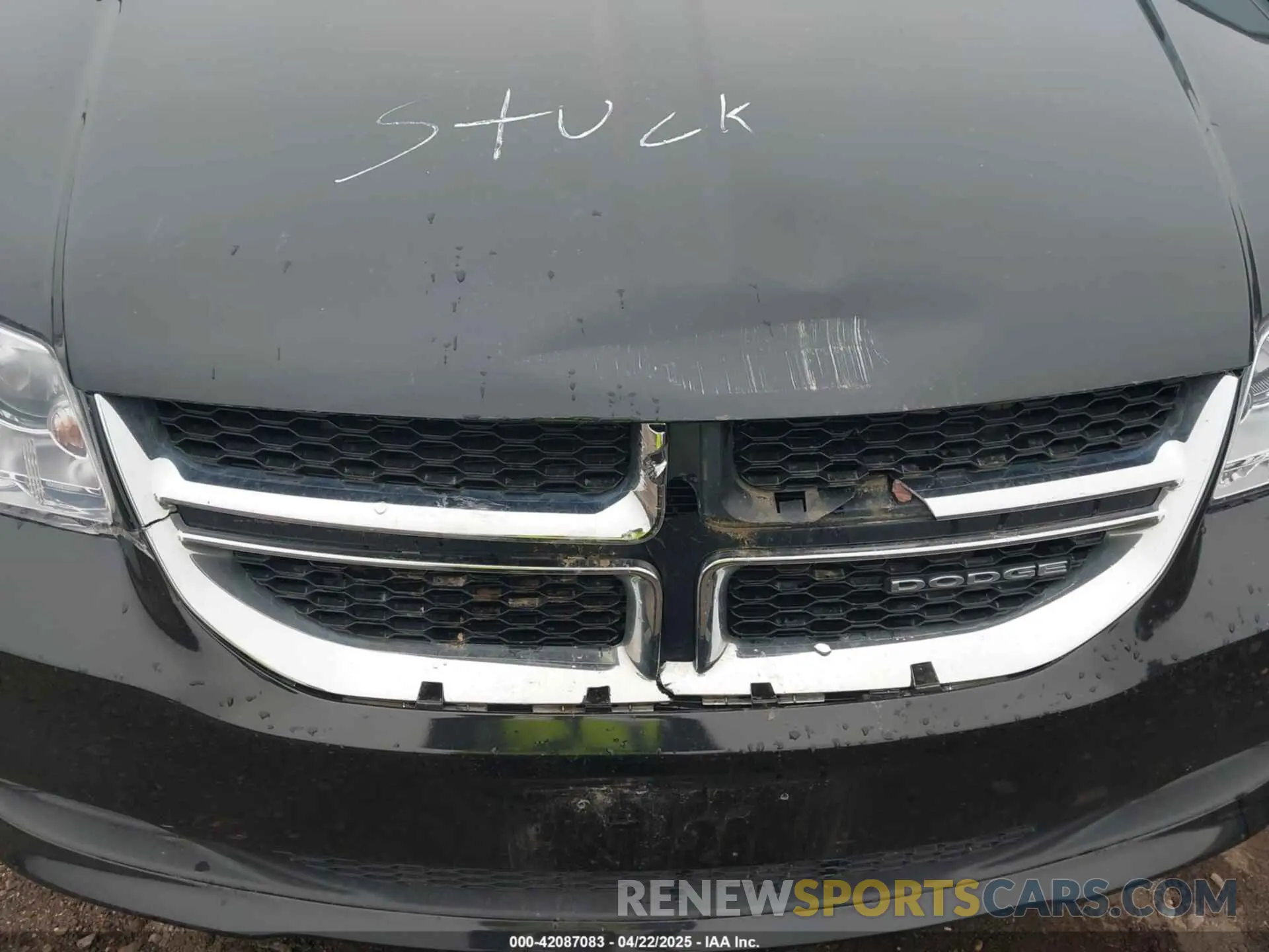 6 Photograph of a damaged car 2C4RDGCG6KR749505 DODGE GRAND CARAVAN 2019