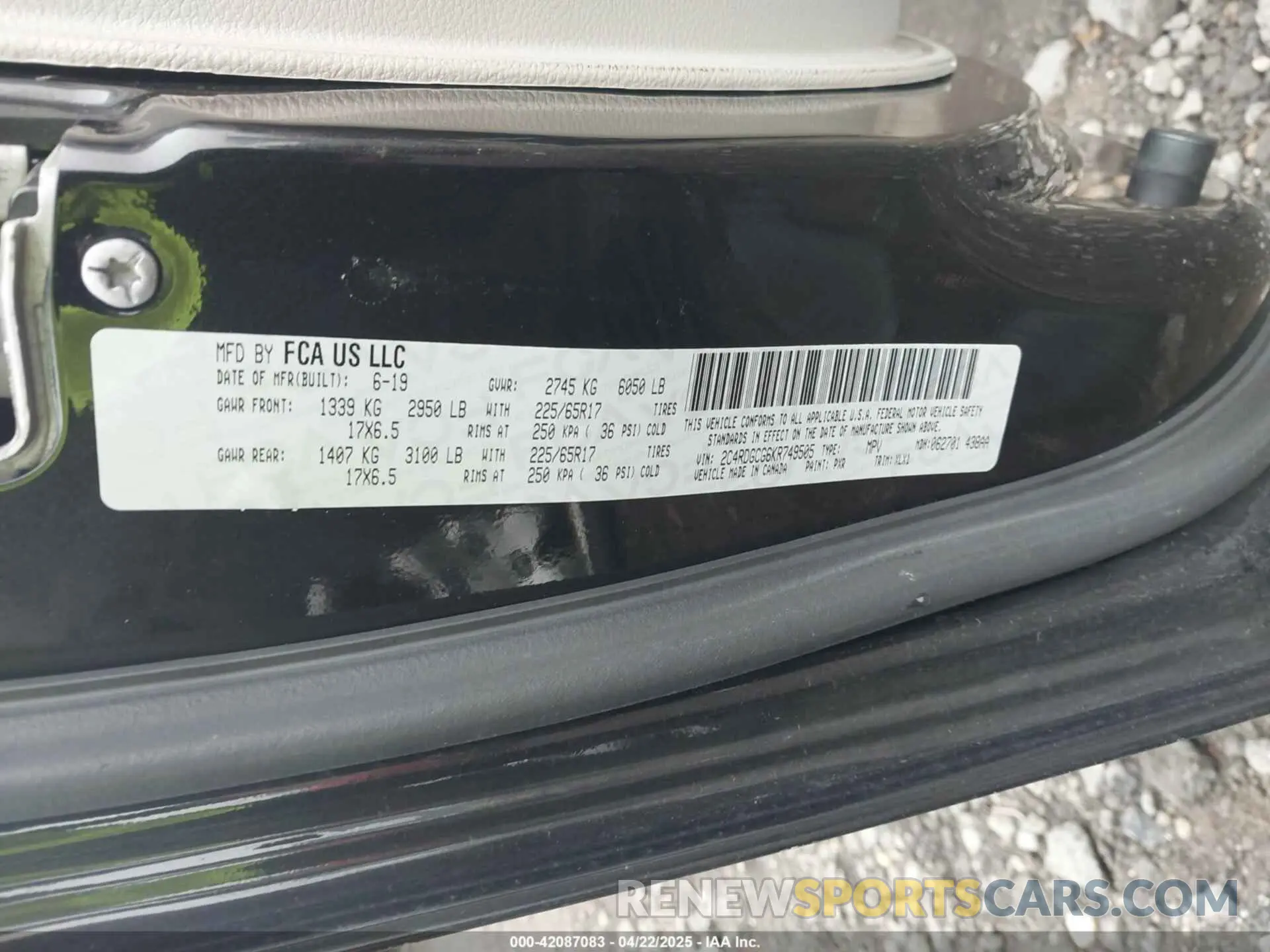 9 Photograph of a damaged car 2C4RDGCG6KR749505 DODGE GRAND CARAVAN 2019