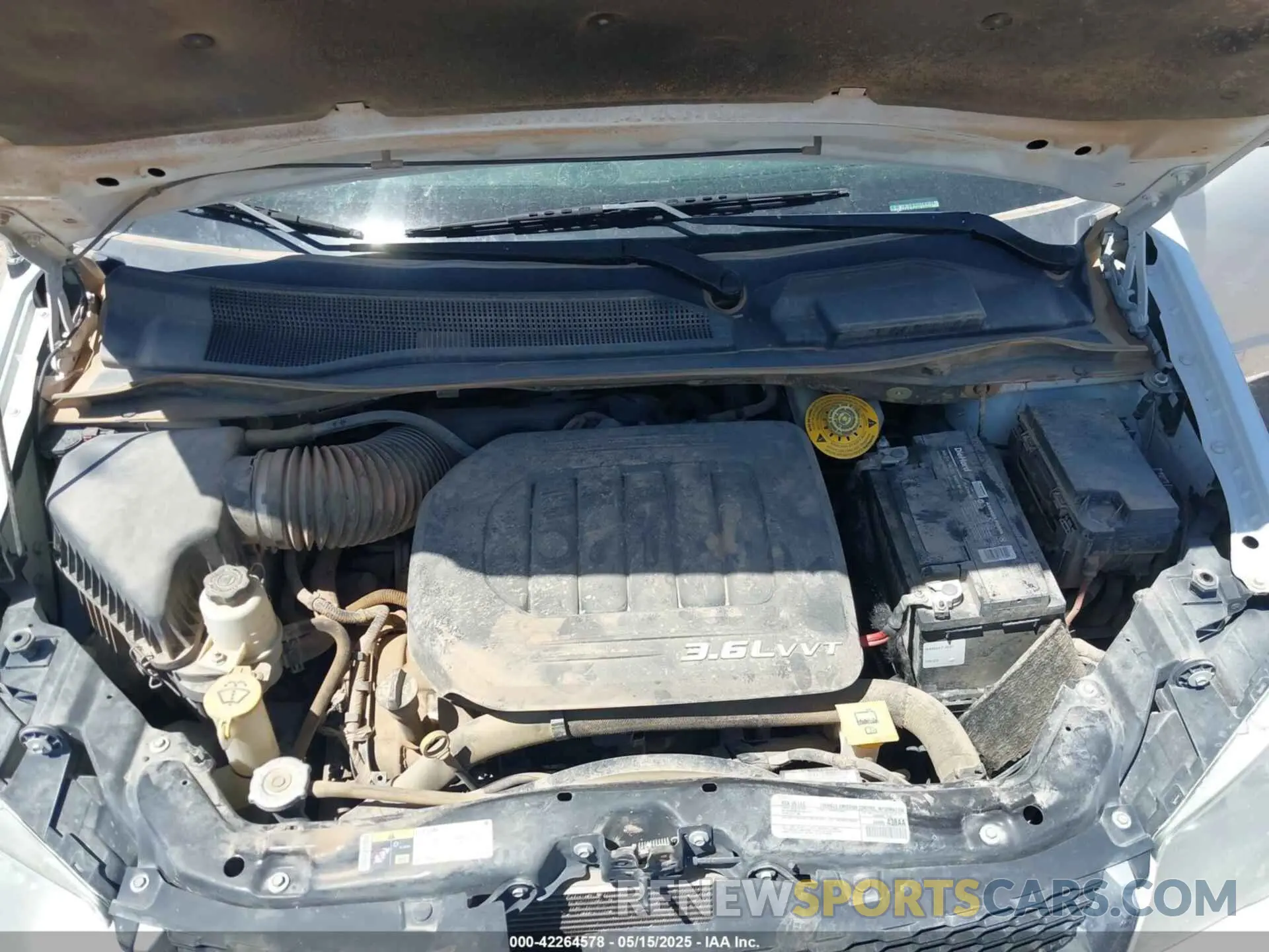 10 Photograph of a damaged car 2C4RDGCG7KR517267 DODGE GRAND CARAVAN 2019