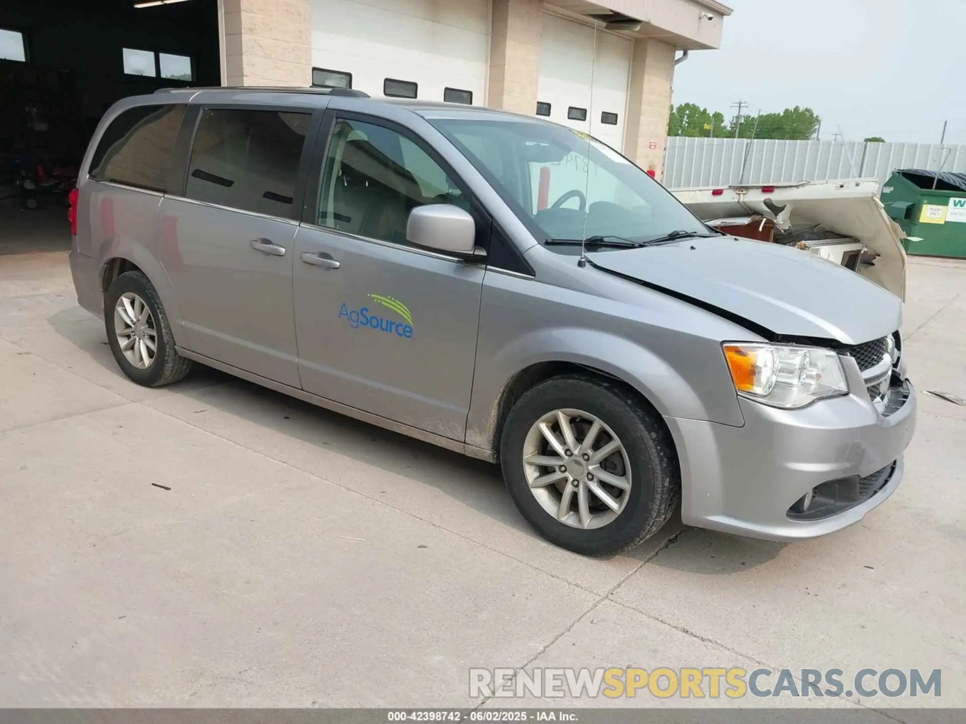 1 Photograph of a damaged car 2C4RDGCG7KR545120 DODGE GRAND CARAVAN 2019