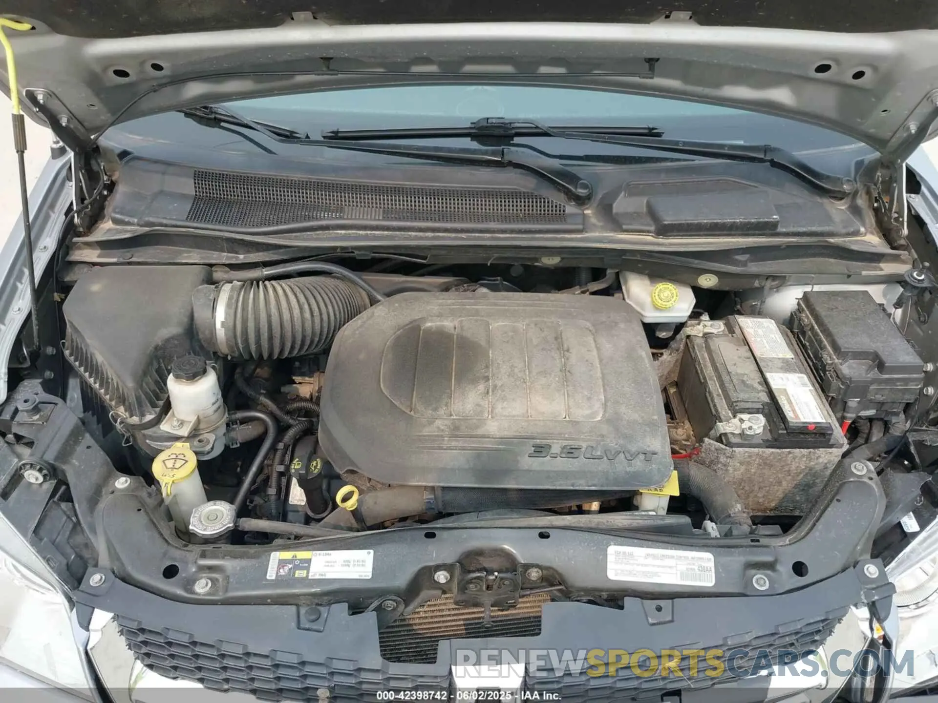 10 Photograph of a damaged car 2C4RDGCG7KR545120 DODGE GRAND CARAVAN 2019
