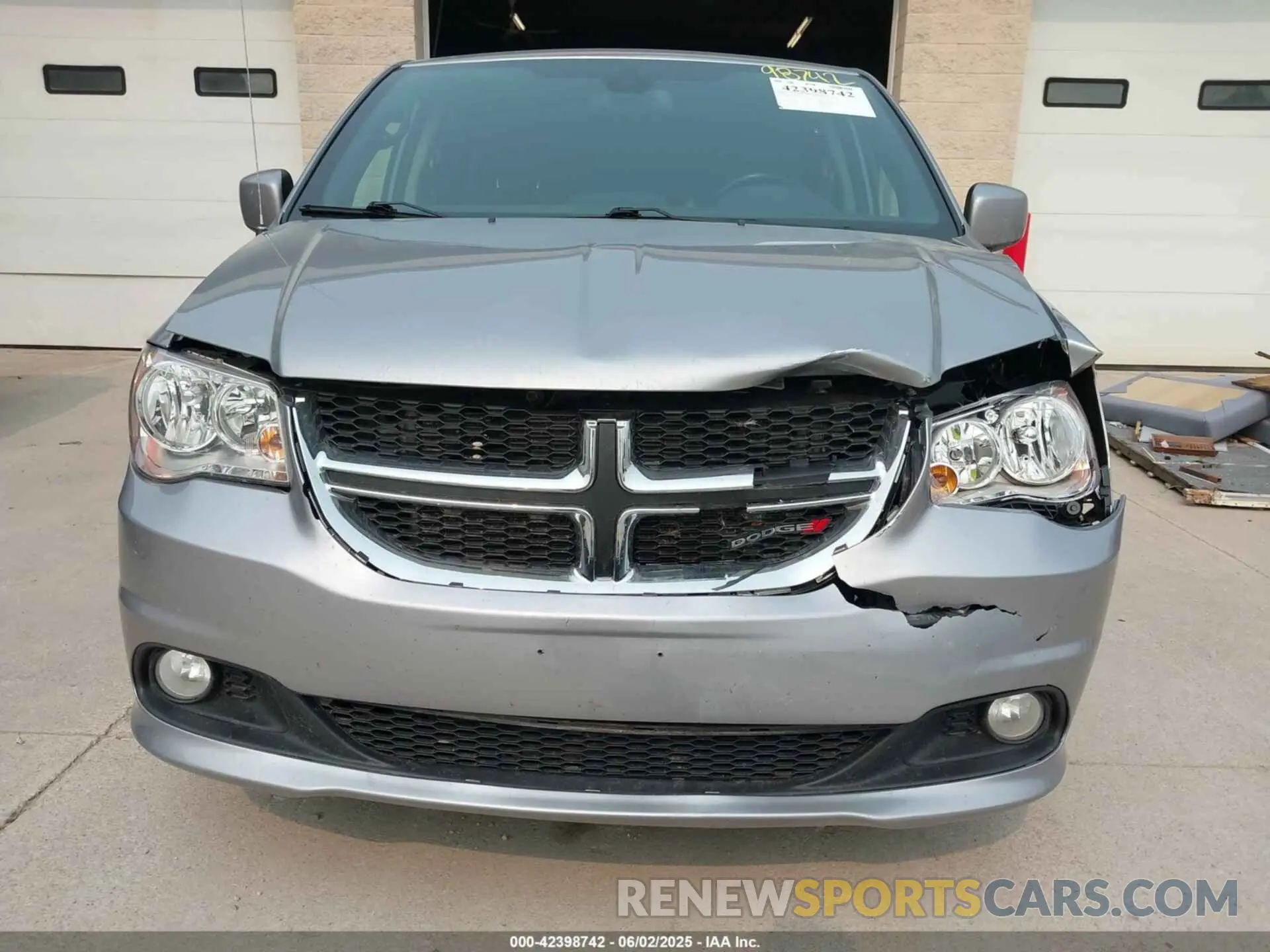 12 Photograph of a damaged car 2C4RDGCG7KR545120 DODGE GRAND CARAVAN 2019