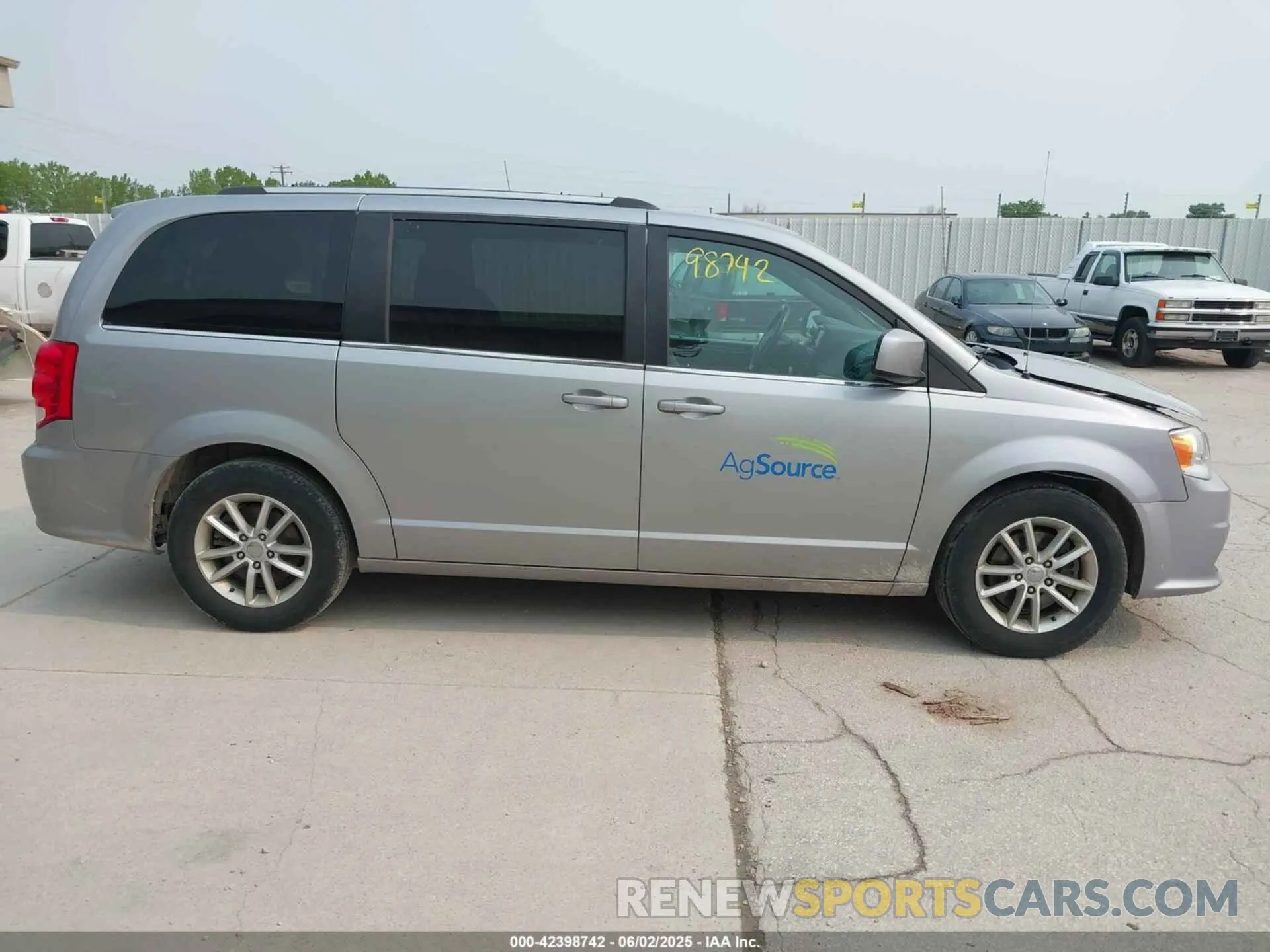 13 Photograph of a damaged car 2C4RDGCG7KR545120 DODGE GRAND CARAVAN 2019
