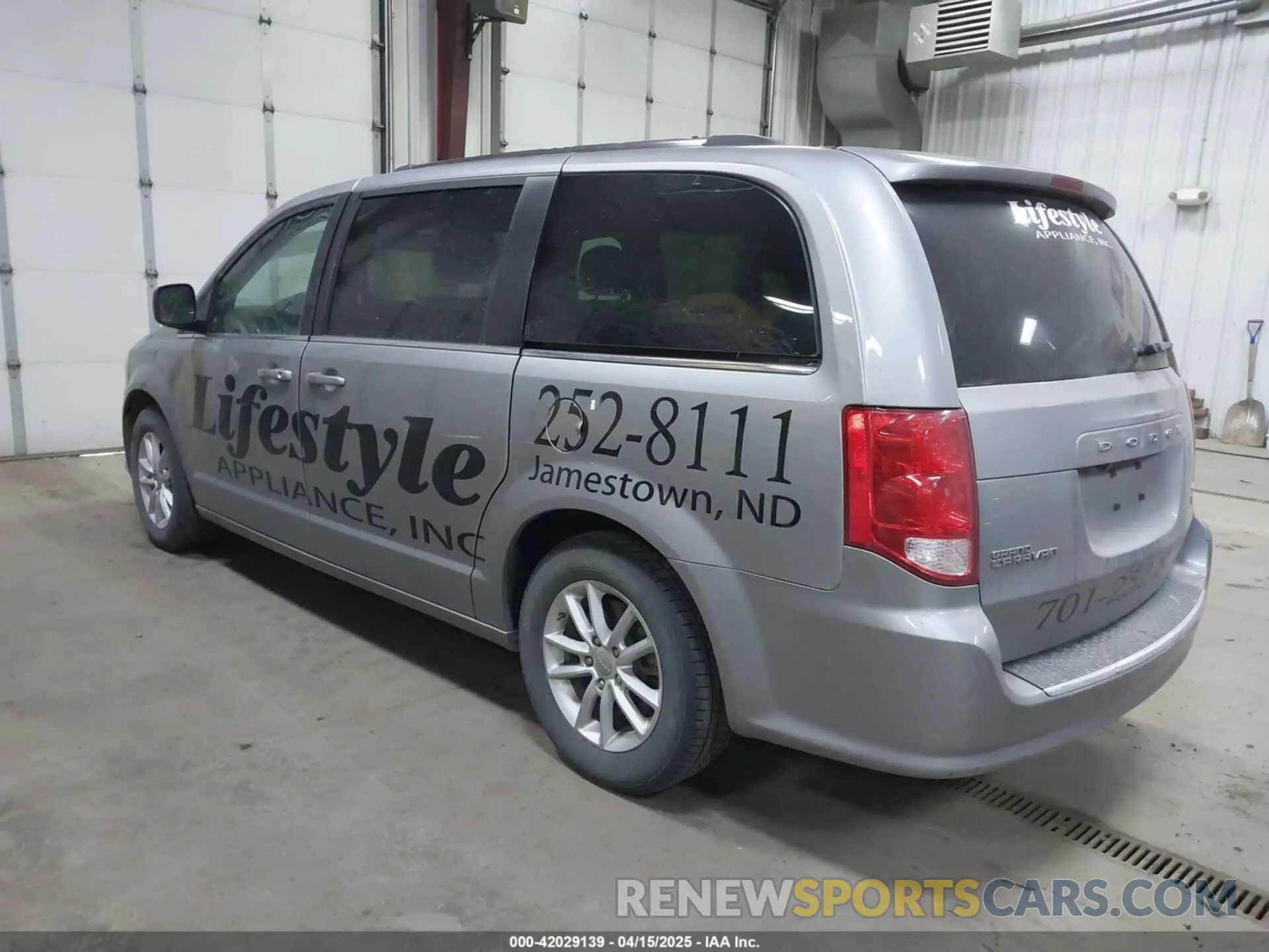 3 Photograph of a damaged car 2C4RDGCG7KR677343 DODGE GRAND CARAVAN 2019