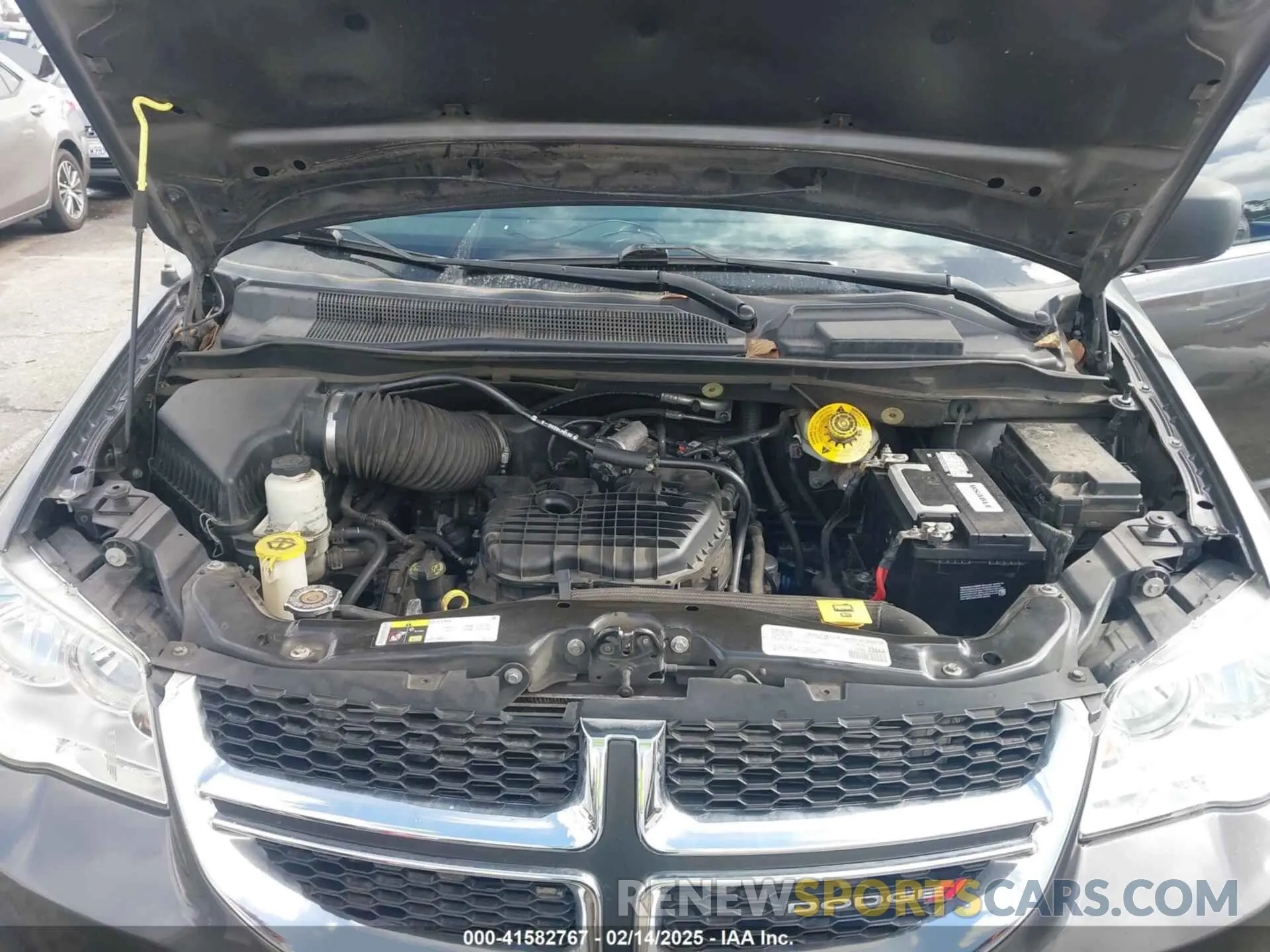 10 Photograph of a damaged car 2C4RDGCG7KR691775 DODGE GRAND CARAVAN 2019