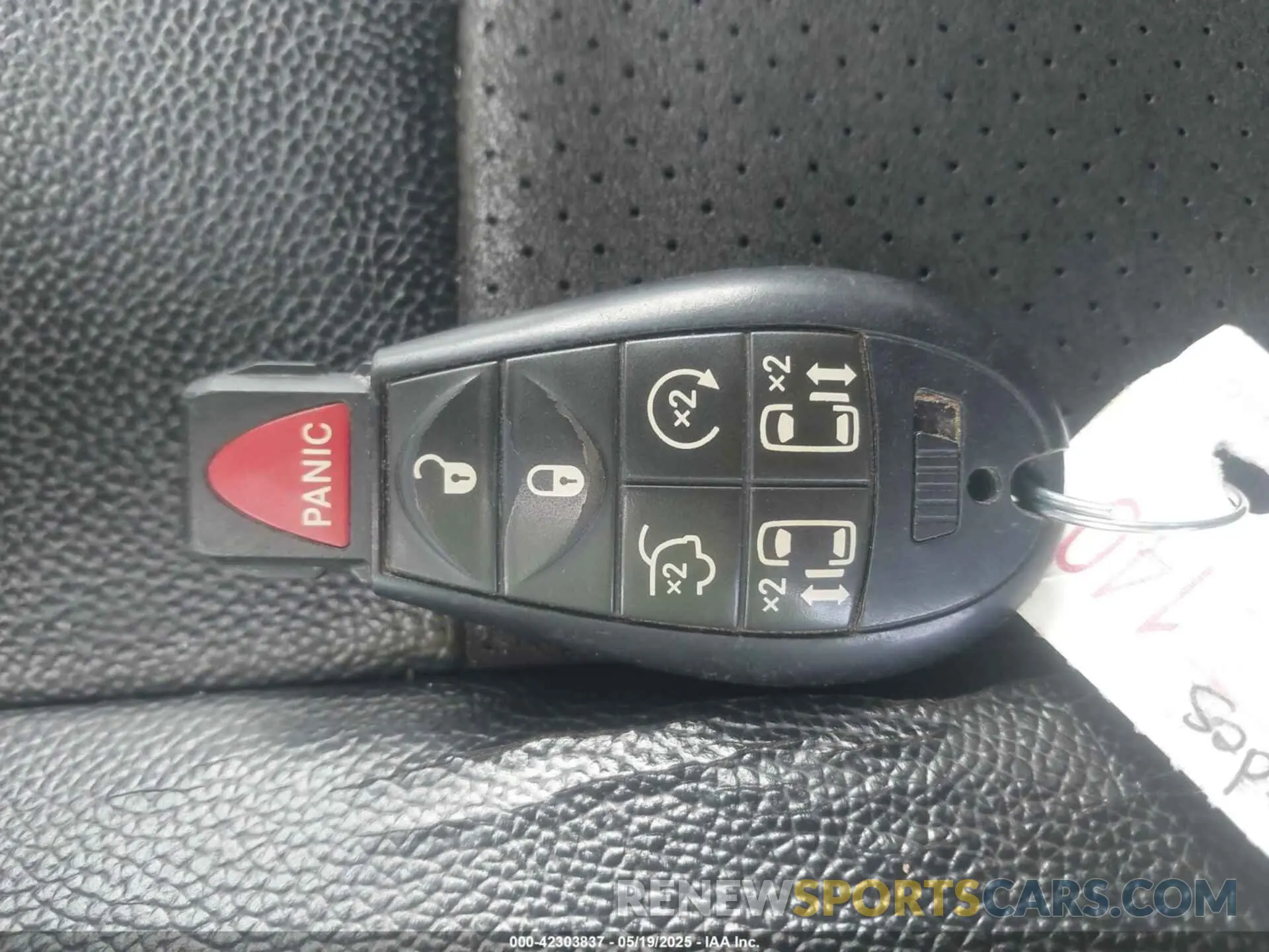 11 Photograph of a damaged car 2C4RDGCG7KR716495 DODGE GRAND CARAVAN 2019