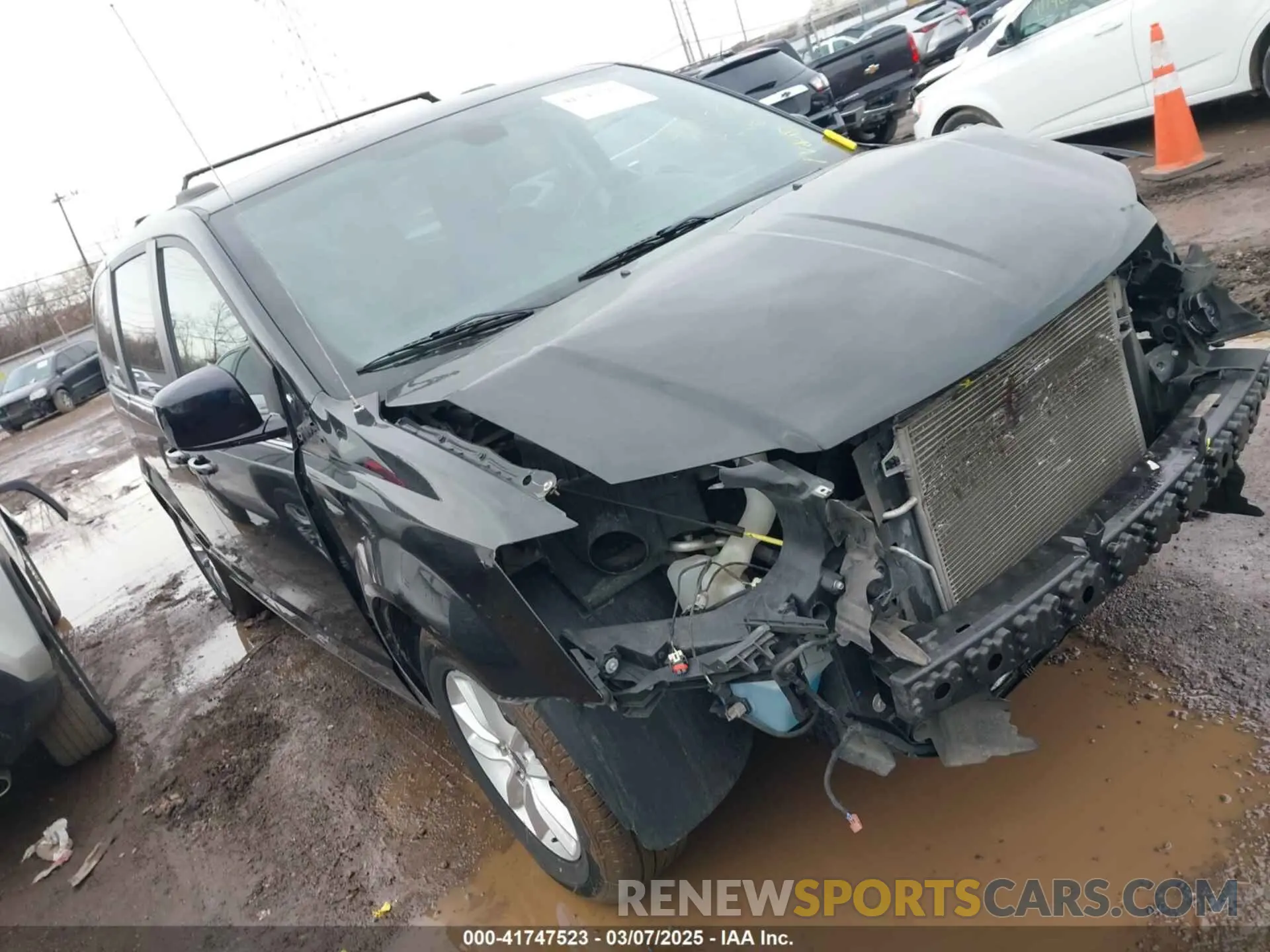 1 Photograph of a damaged car 2C4RDGCG7KR739422 DODGE GRAND CARAVAN 2019