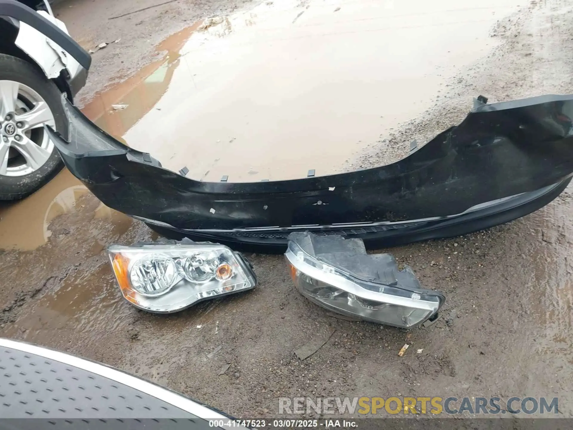 12 Photograph of a damaged car 2C4RDGCG7KR739422 DODGE GRAND CARAVAN 2019