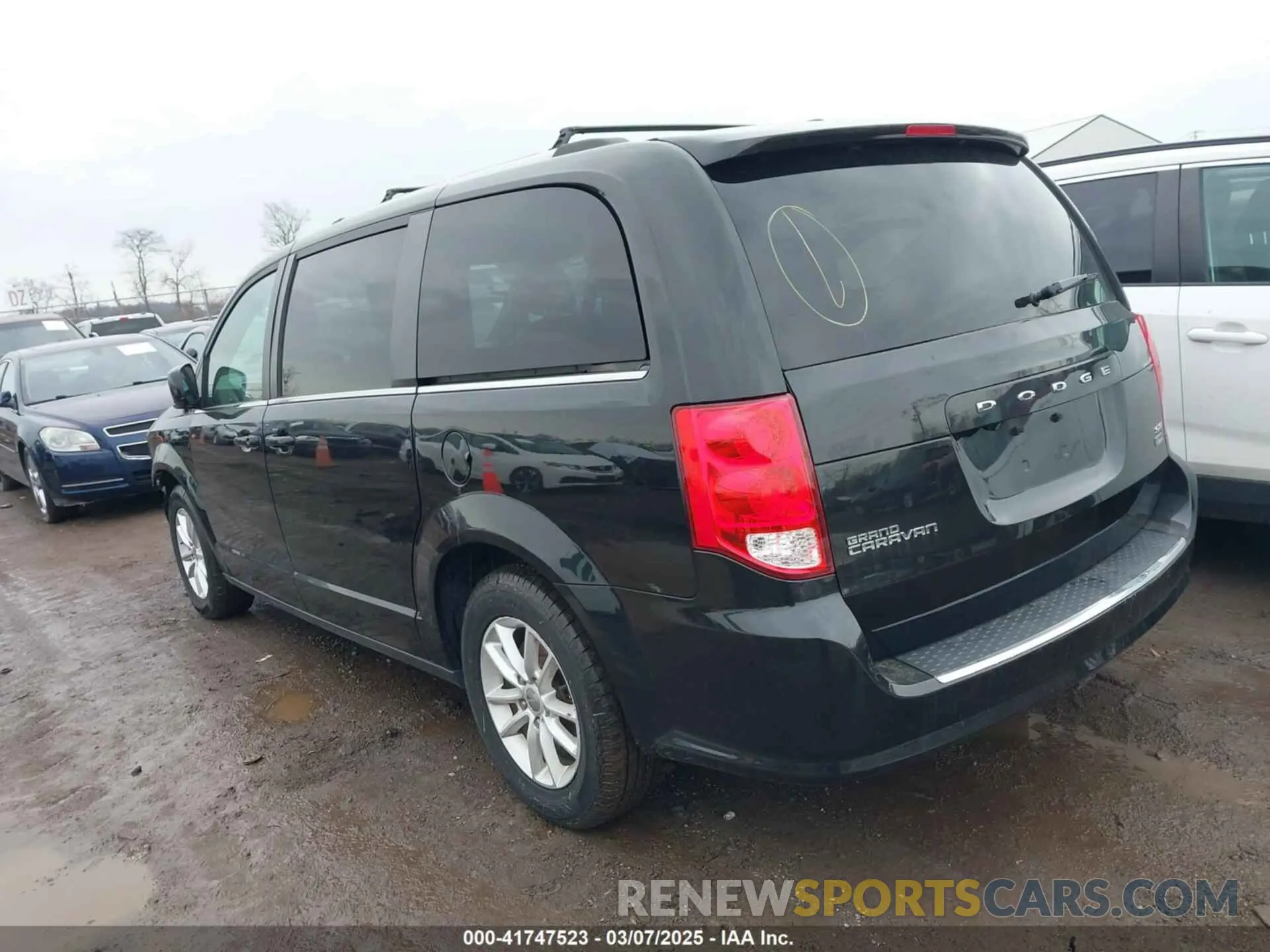 3 Photograph of a damaged car 2C4RDGCG7KR739422 DODGE GRAND CARAVAN 2019