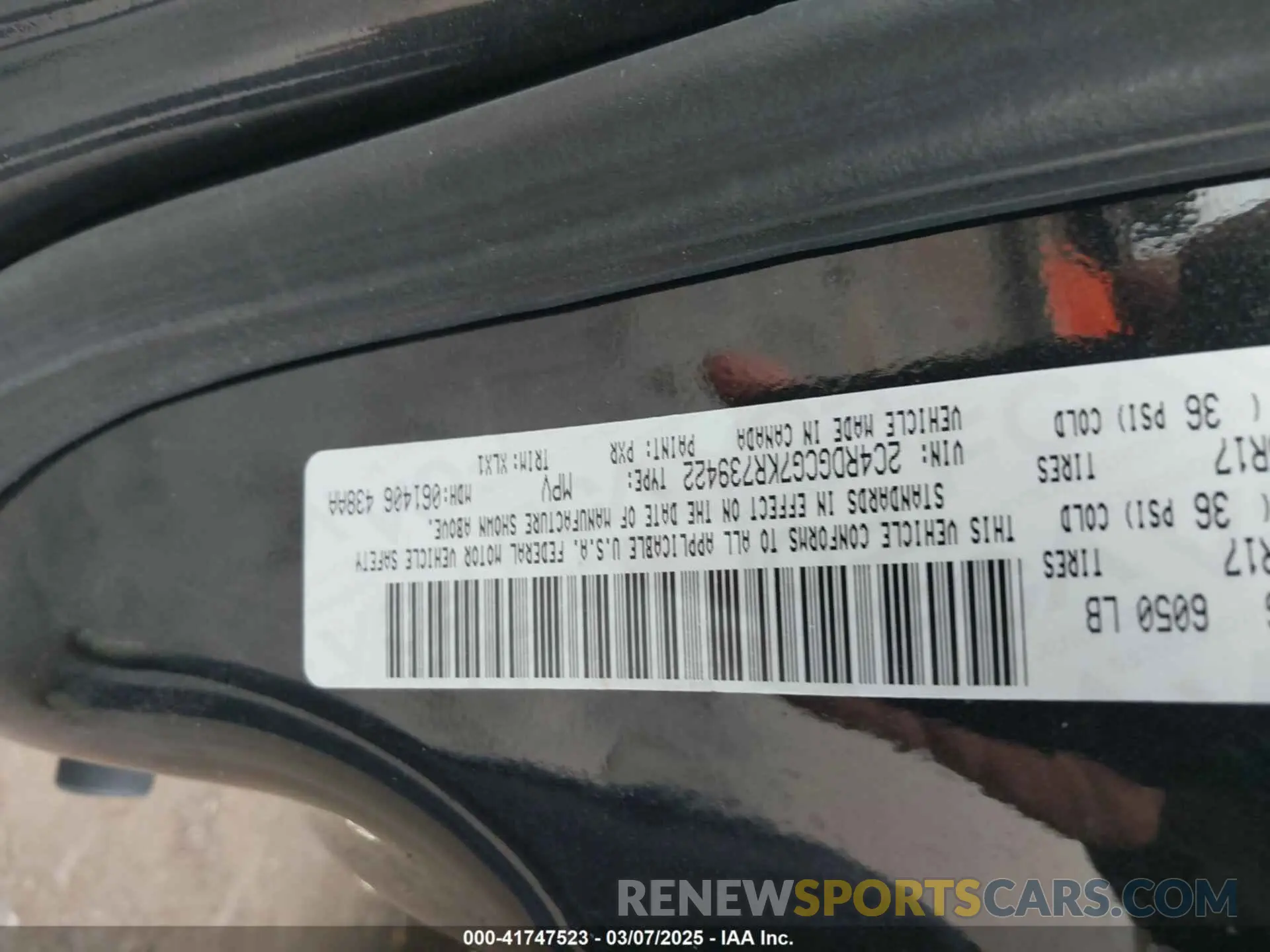 9 Photograph of a damaged car 2C4RDGCG7KR739422 DODGE GRAND CARAVAN 2019