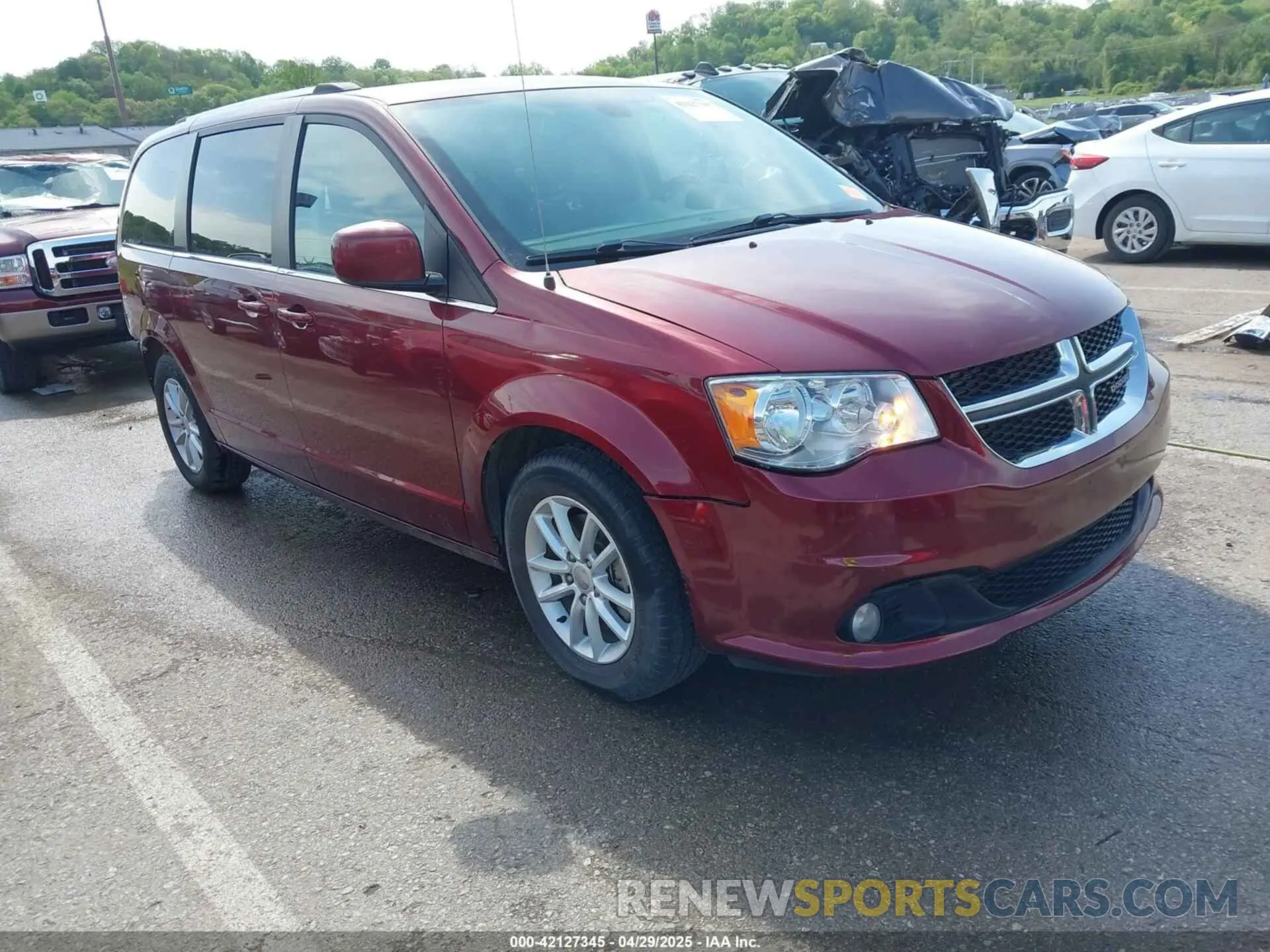 1 Photograph of a damaged car 2C4RDGCG7KR786787 DODGE GRAND CARAVAN 2019