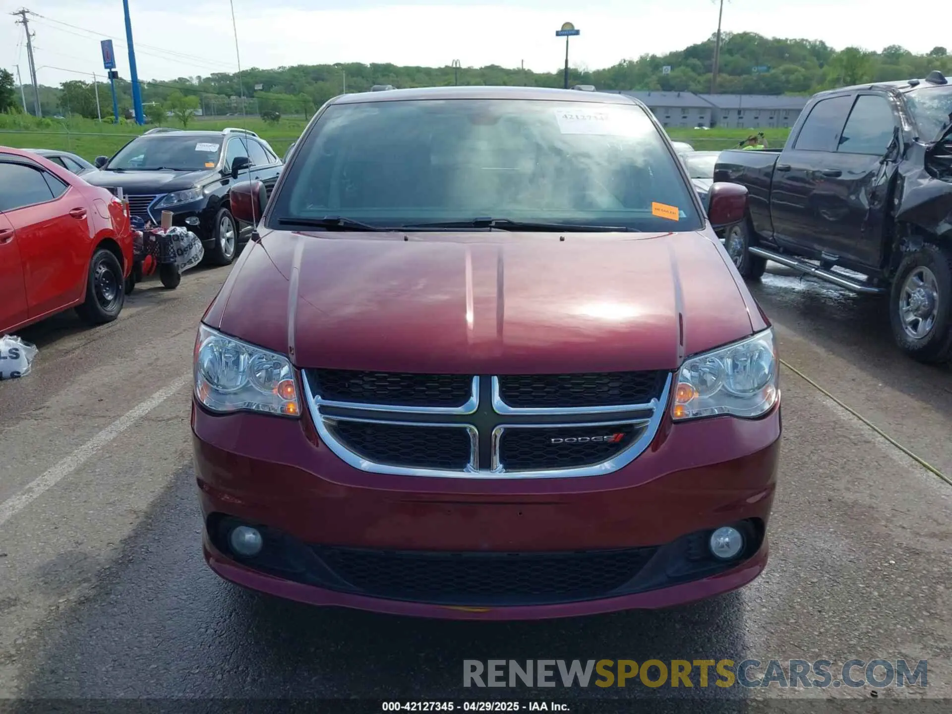 13 Photograph of a damaged car 2C4RDGCG7KR786787 DODGE GRAND CARAVAN 2019