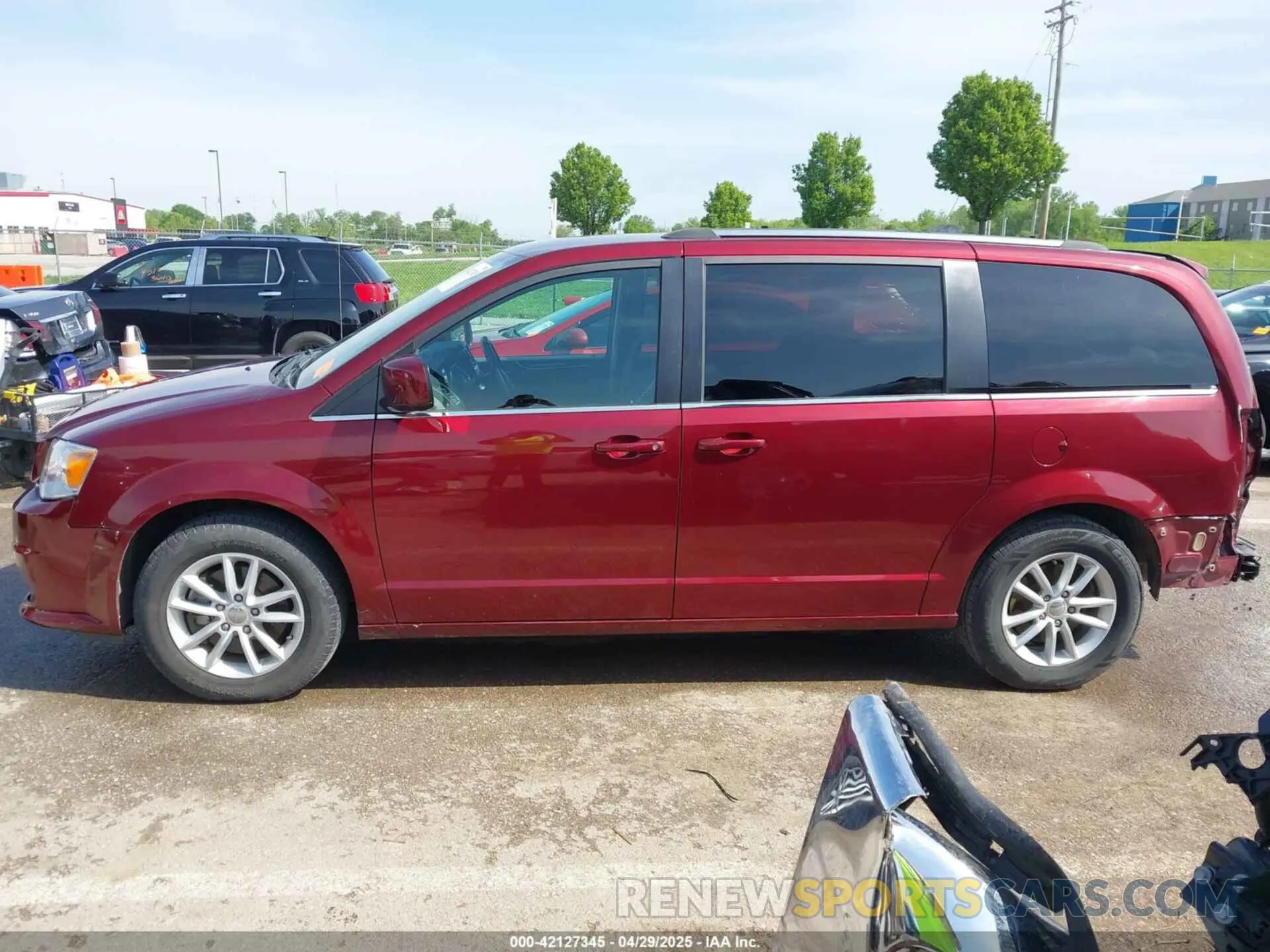 15 Photograph of a damaged car 2C4RDGCG7KR786787 DODGE GRAND CARAVAN 2019