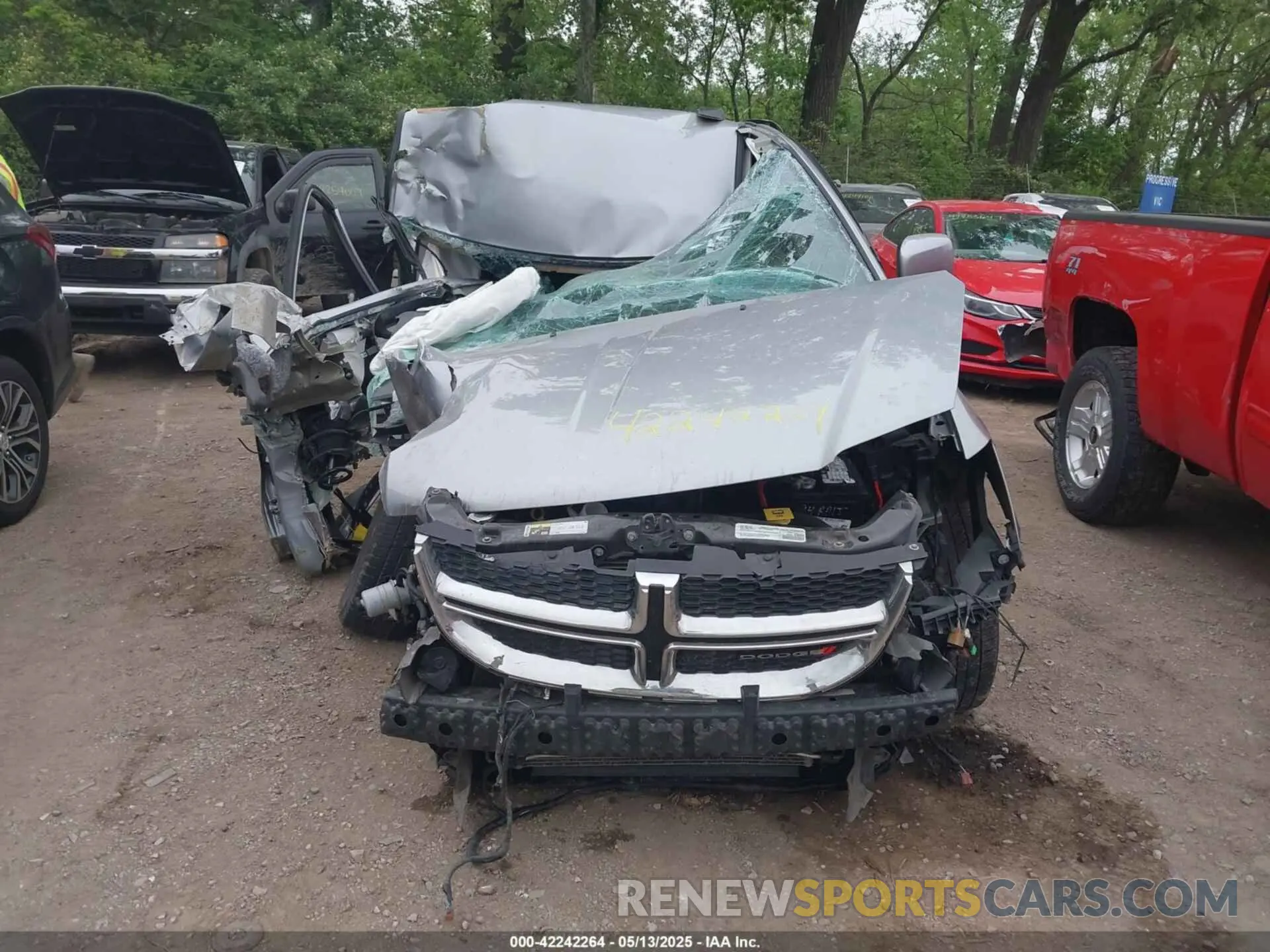 13 Photograph of a damaged car 2C4RDGCG8KR545305 DODGE GRAND CARAVAN 2019
