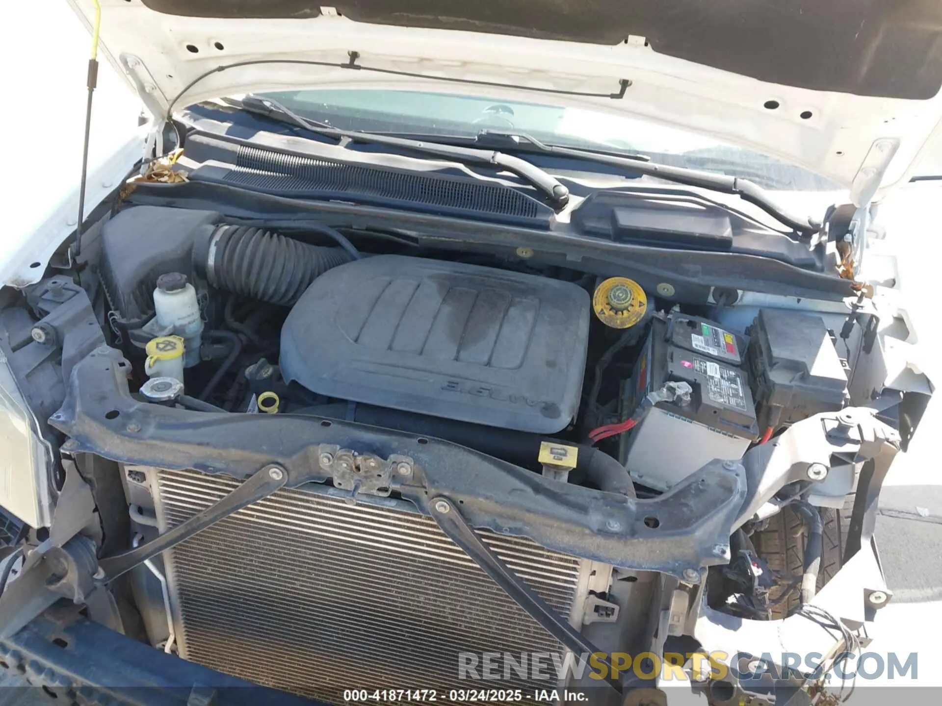 10 Photograph of a damaged car 2C4RDGCG8KR642293 DODGE GRAND CARAVAN 2019