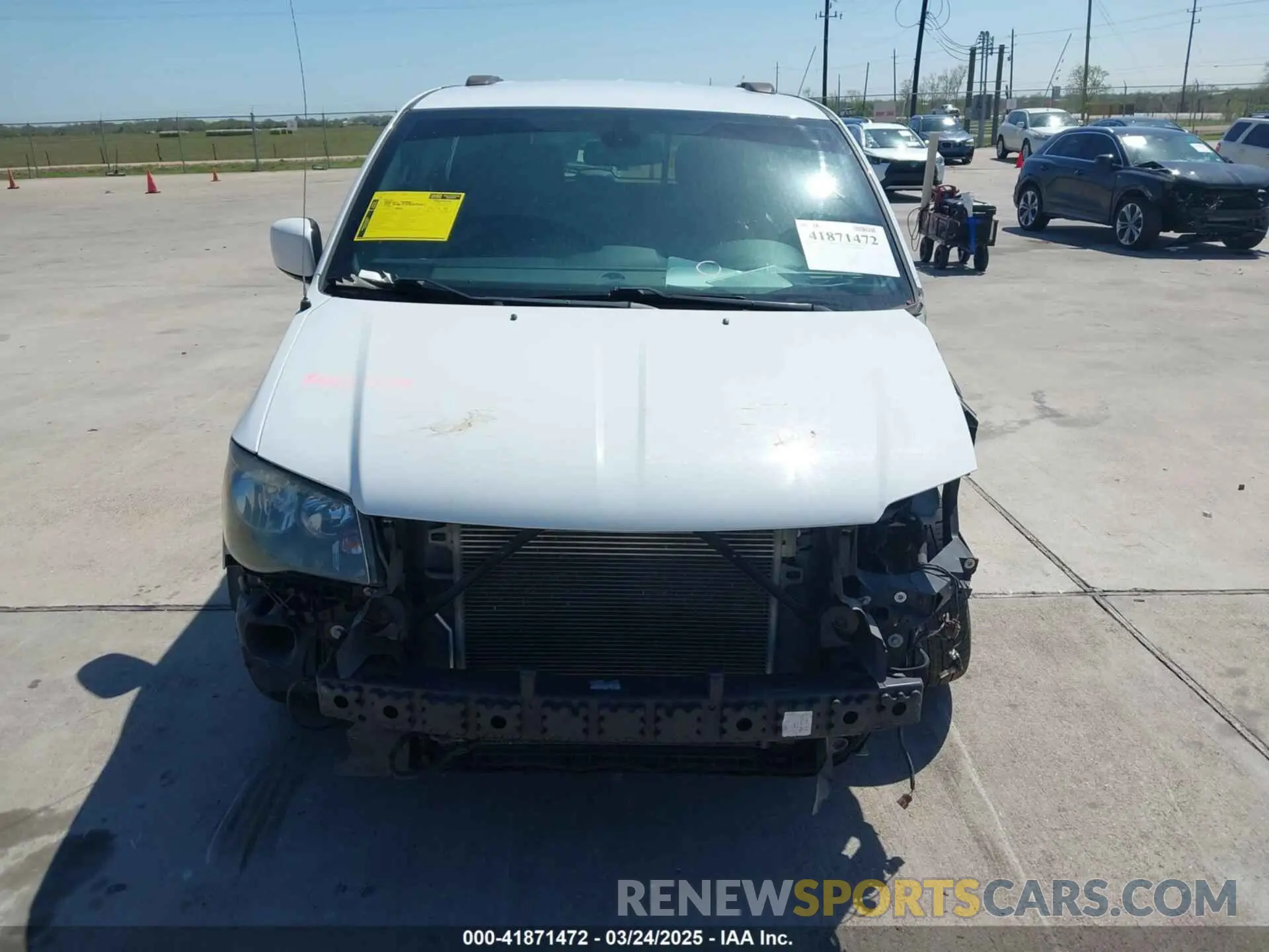 12 Photograph of a damaged car 2C4RDGCG8KR642293 DODGE GRAND CARAVAN 2019