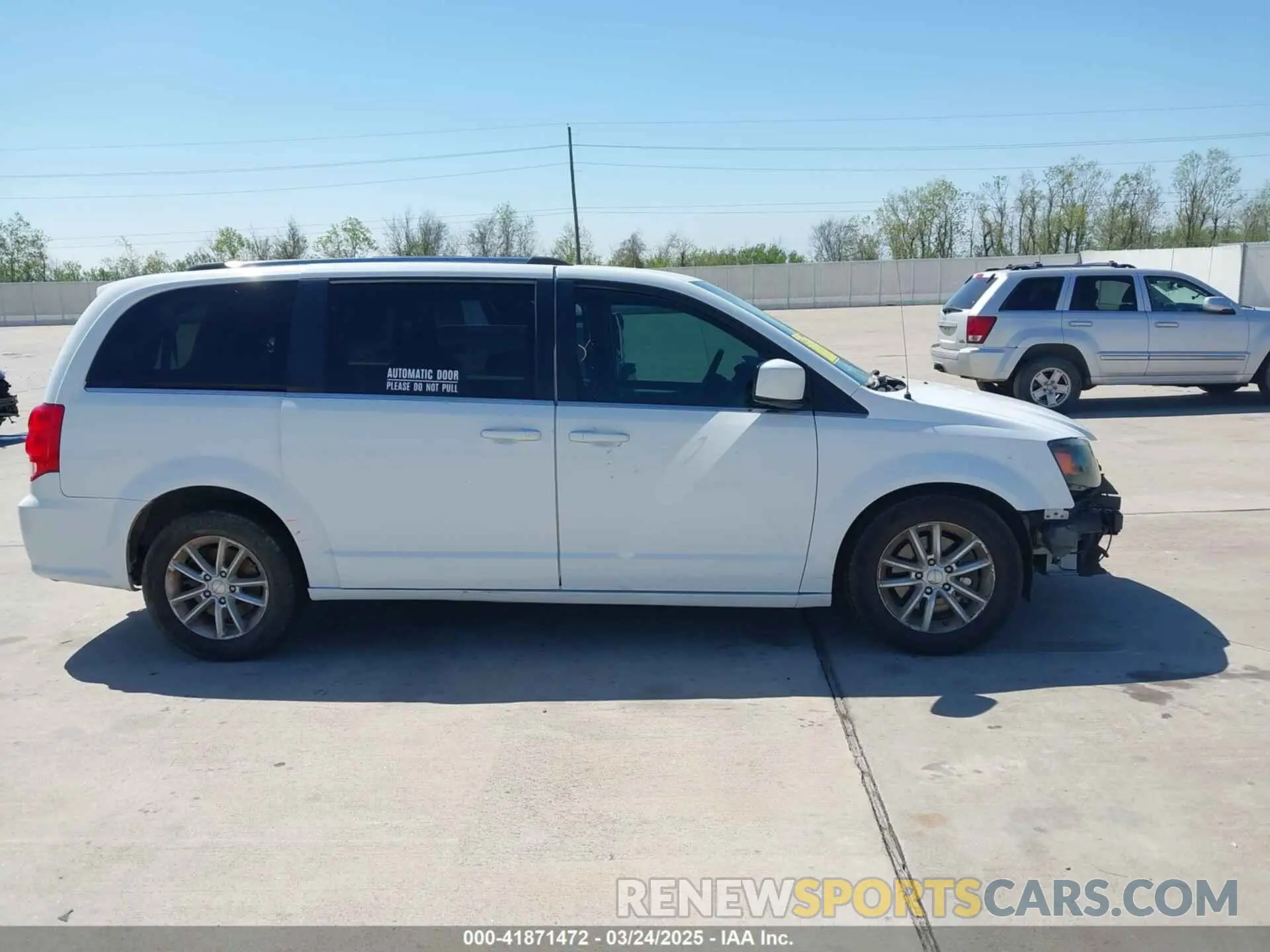 13 Photograph of a damaged car 2C4RDGCG8KR642293 DODGE GRAND CARAVAN 2019