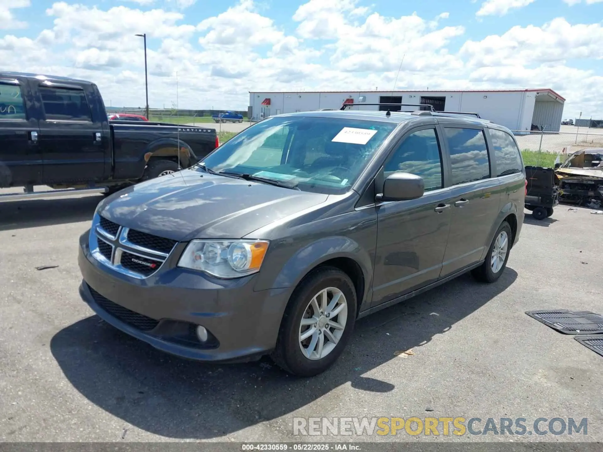 2 Photograph of a damaged car 2C4RDGCG8KR717896 DODGE GRAND CARAVAN 2019